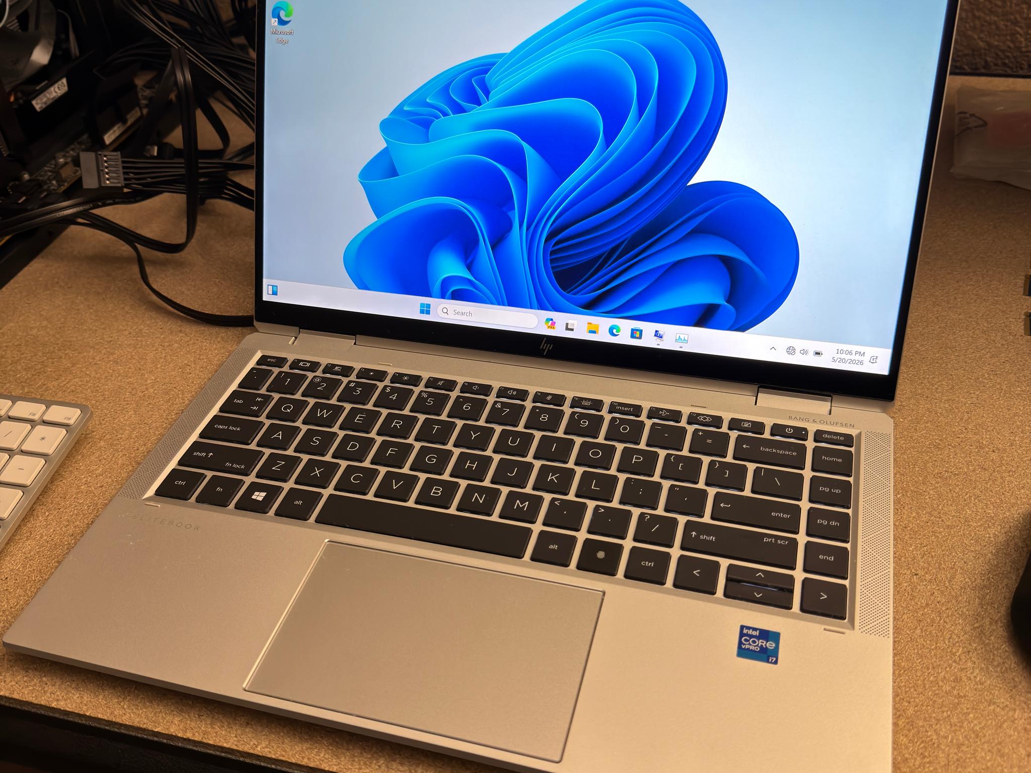 HP Elitebook x360 1040 G8 • Intel i7 • 512GB SSD