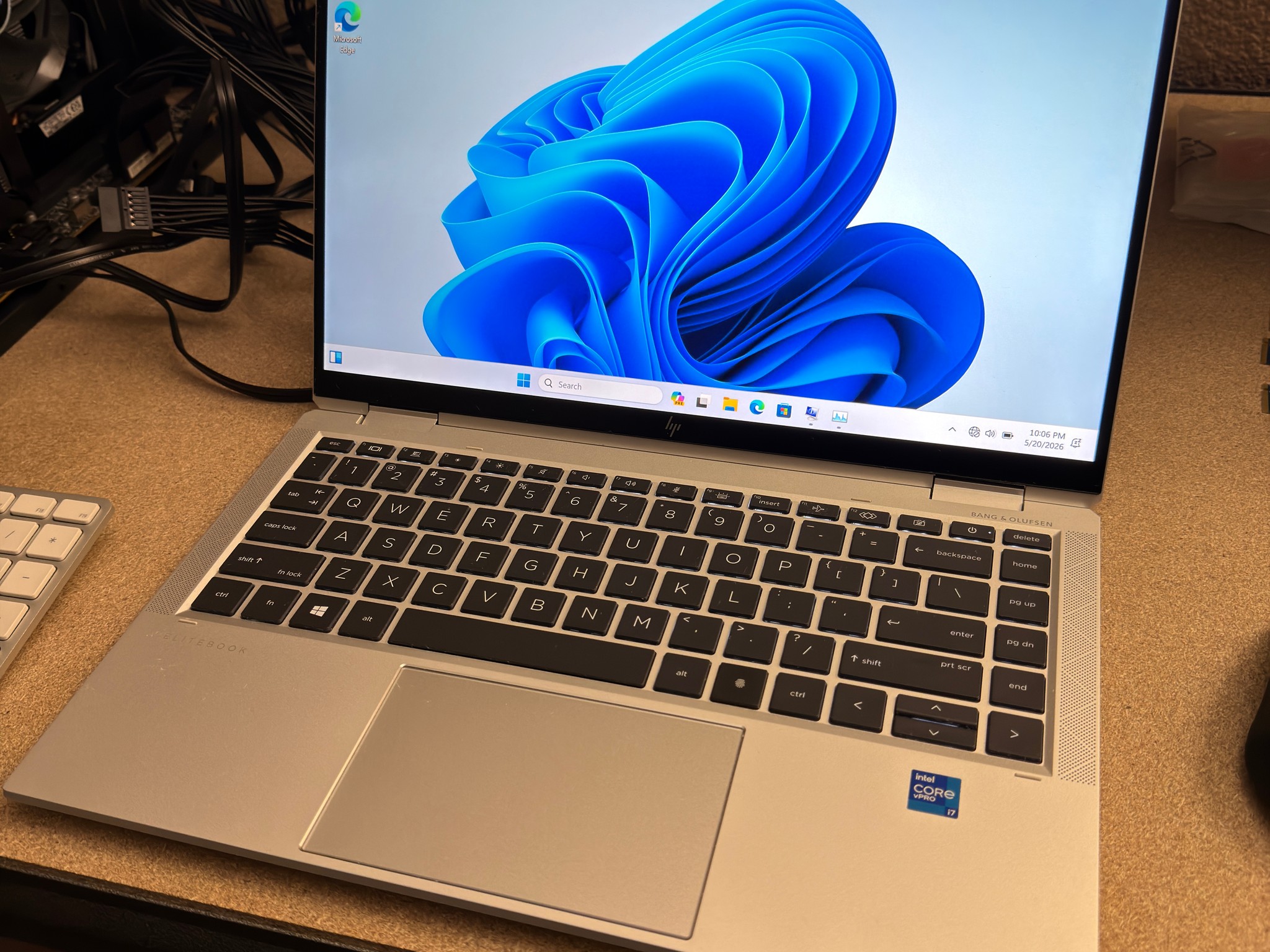 HP Elitebook x360 1040 G8 • Intel i7 • 512GB SSD