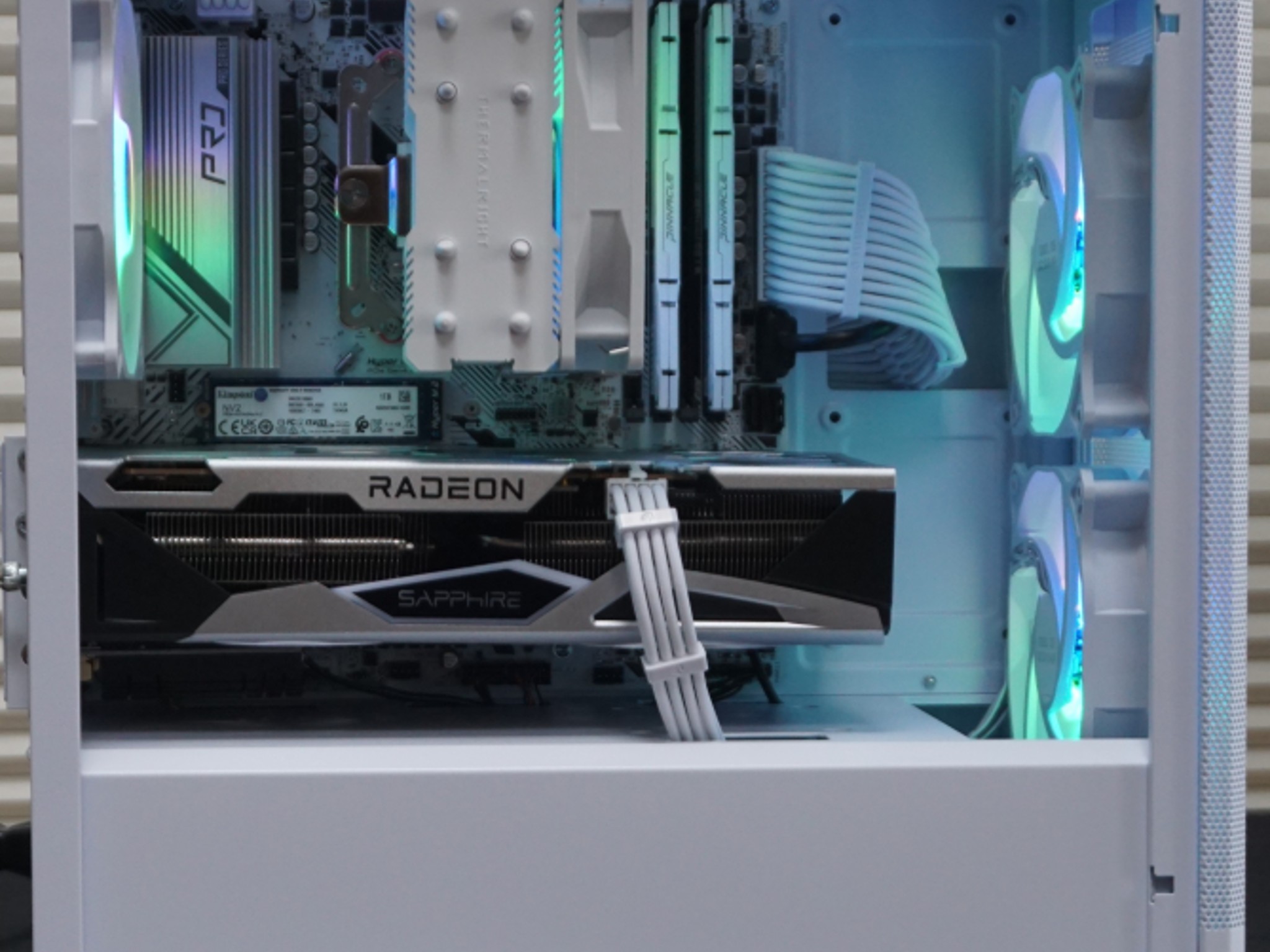 White & Silver 1080p Gaming PC! 5600X | 6650XT | 1TB NVME | 32GB RAM | WIFI/BT | Win 11 Pro