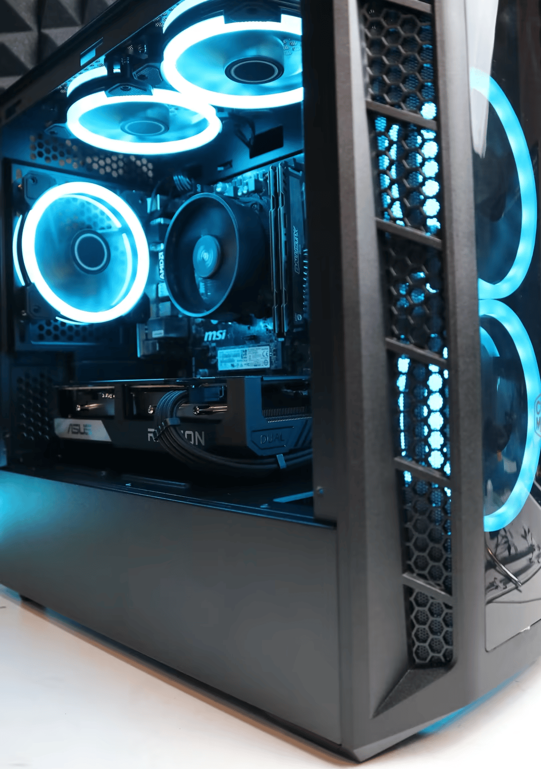 Prithee | Ryzen 7 1700/RX 6600 Gaming PC FREE SHIPPING
