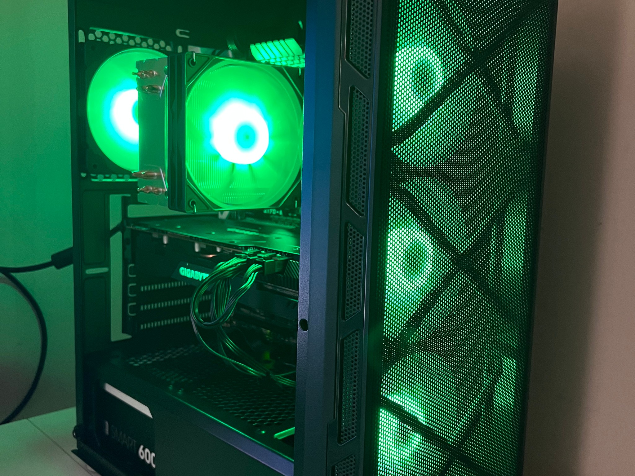 Gaming pc | Rx5700xt 8gb | i7 6700k 4.0ghz |16gb ddr4 3000mhz 1080p/1440p Performance mid-ranged