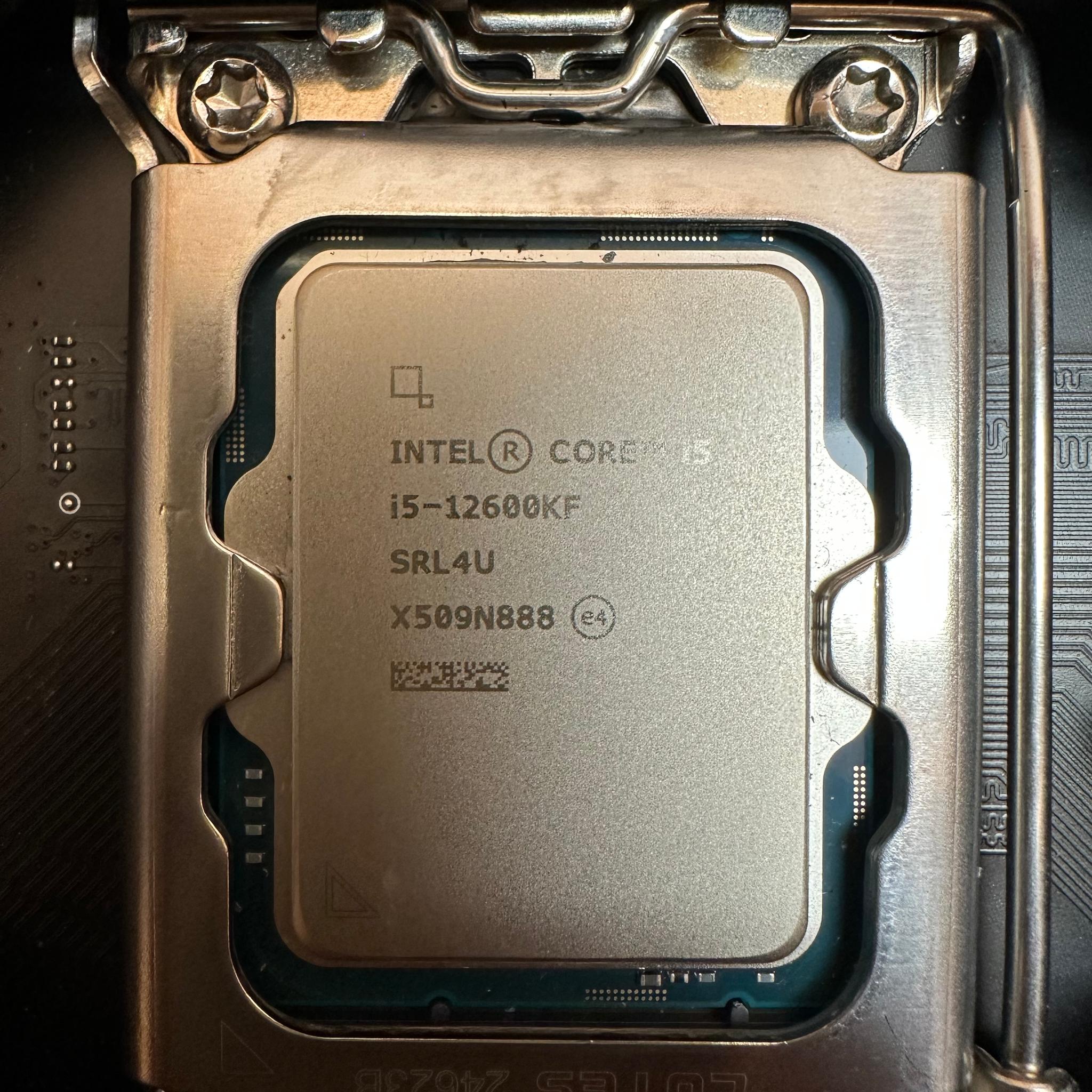 i5 12600kf | Msi z690 Carbon