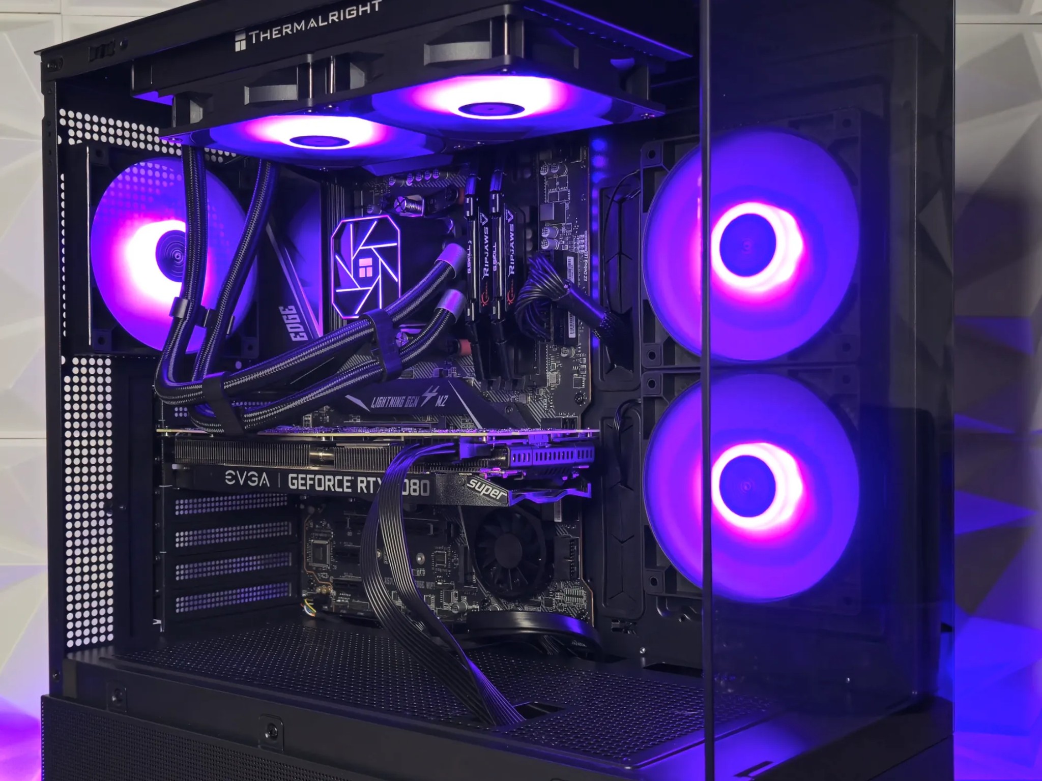 RTX 2080 Super - Ryzen 9 3900x - 32 GB Ram - WiFi - 1TB SSD