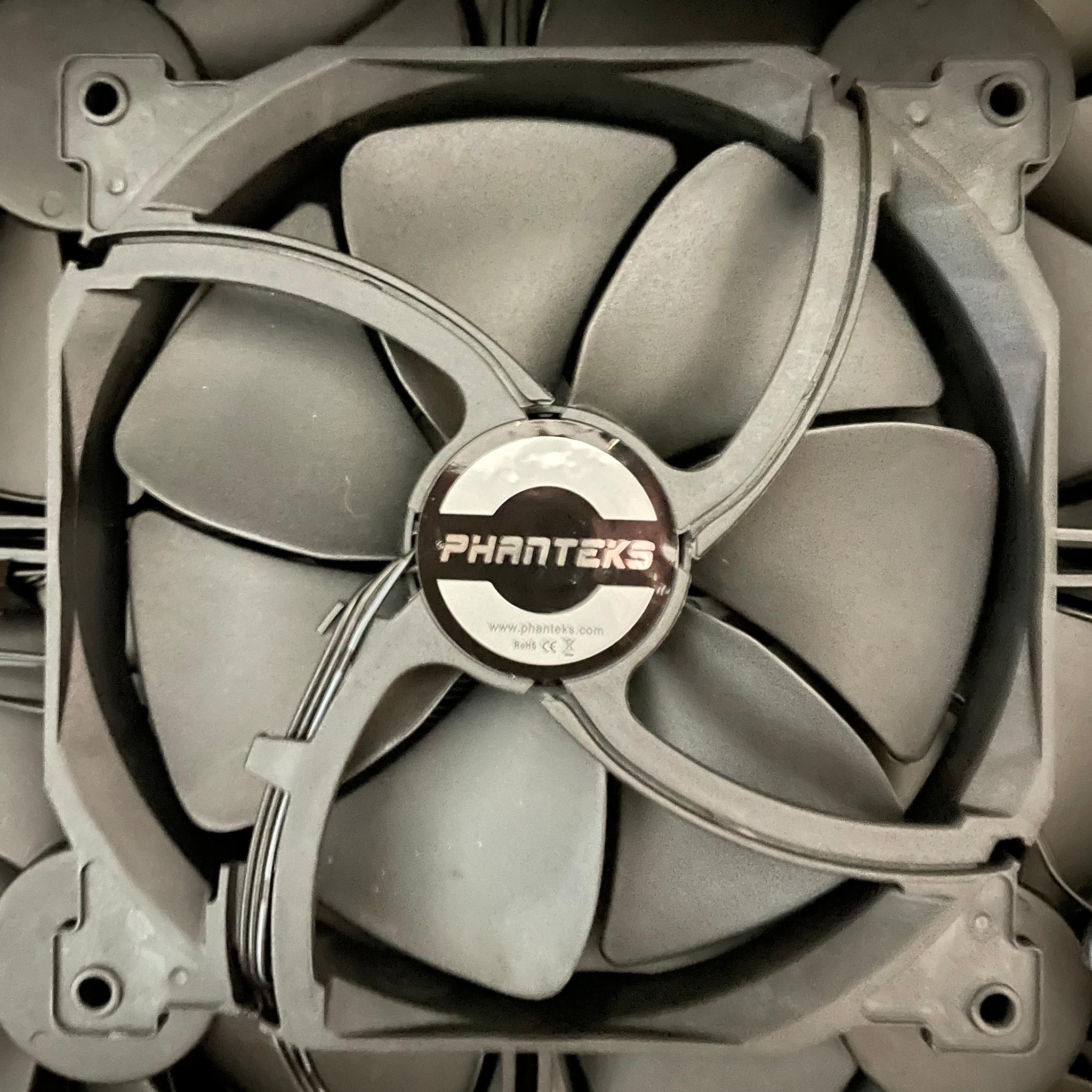 24x Phanteks 140mm Fans