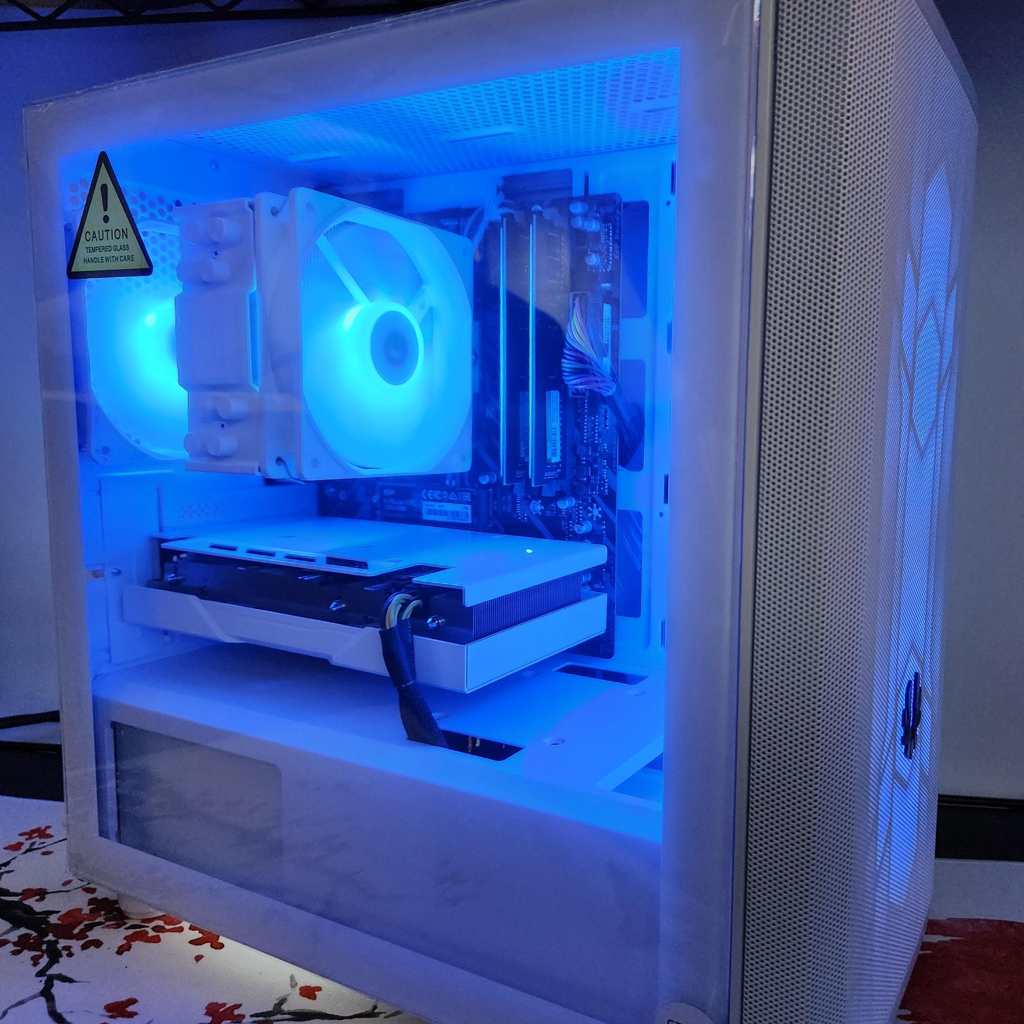 Frosty Gaming Rig Ryzen 5 / 32GB DDR4/ 1TB SSD / RX 6600