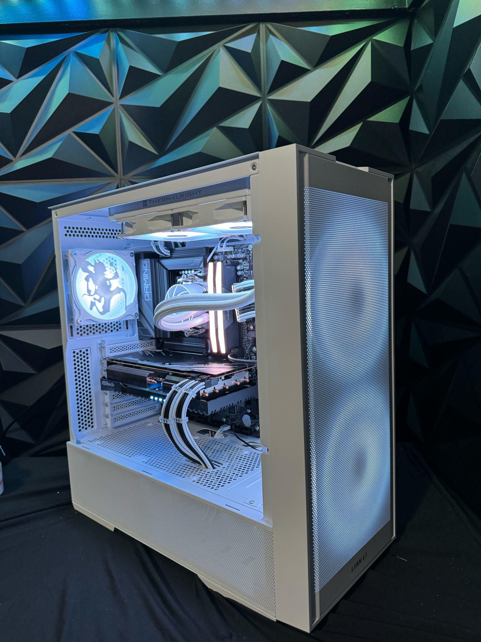 🏴‍☠️Luffy Gear 77 🏴‍☠️ Ryzen 7 7700X | RX 7800XT|32 GB DDR5| 1.5 TB NVMe|