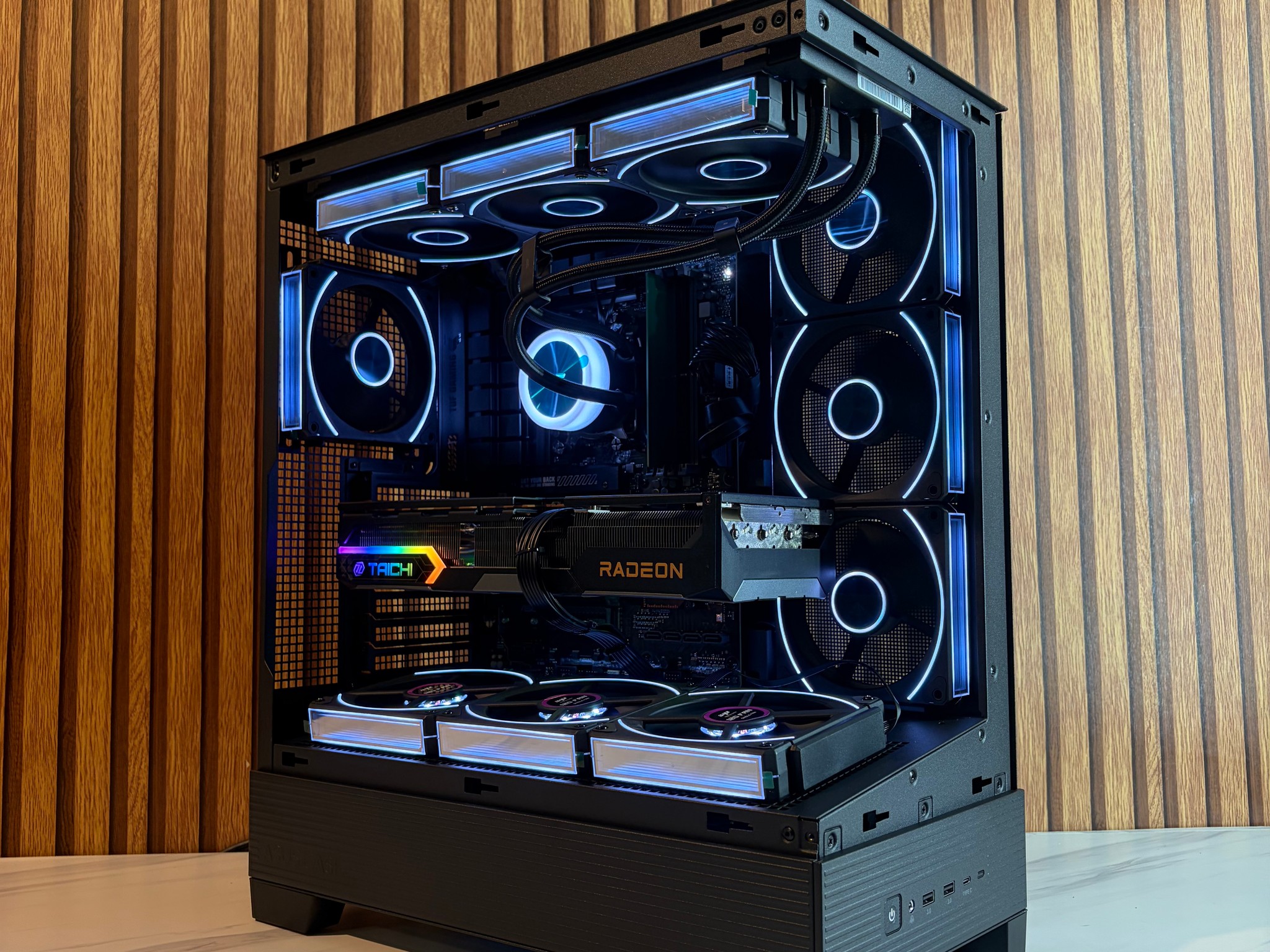 RX 9070 XT 16GB | RYZEN 7 7800X3D | 16GB DDR5 | 1TB SSD | 360MM AIO |  750W