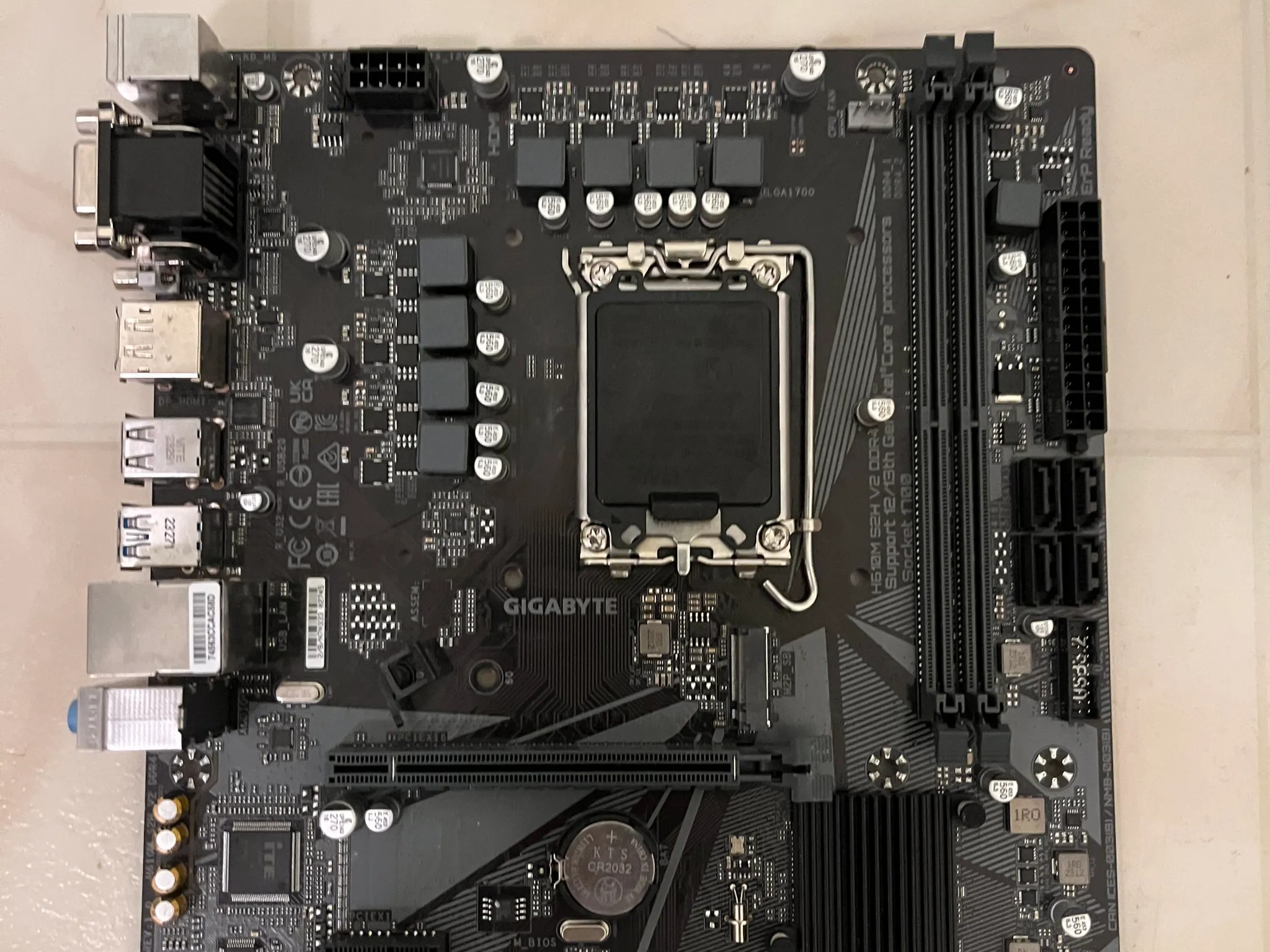 GIGABYTE H610M S2H V2 DDR4 (LGA 1700/ Micro ATX/ DDR4/ Single M.2/ PCIe 4.0/ USB 3.2 Gen1)