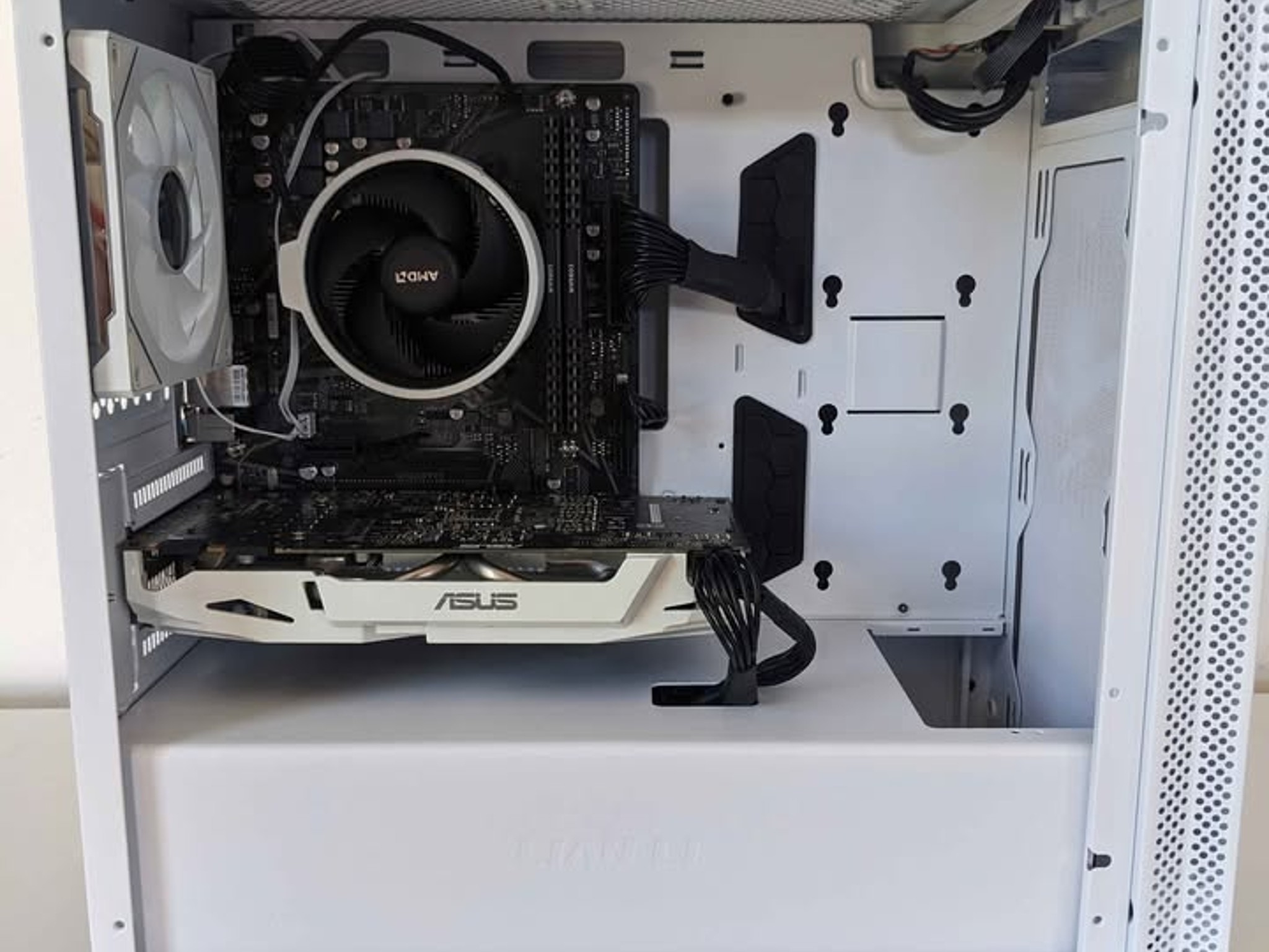 GeForce GTX 1070 Custom Gaming PC - Ryzen 5 2600X, 16GB RAM, 512GB SSD