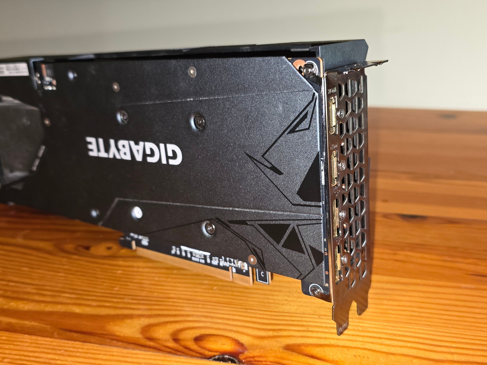 Refurbished GIGABYTE RX 7600