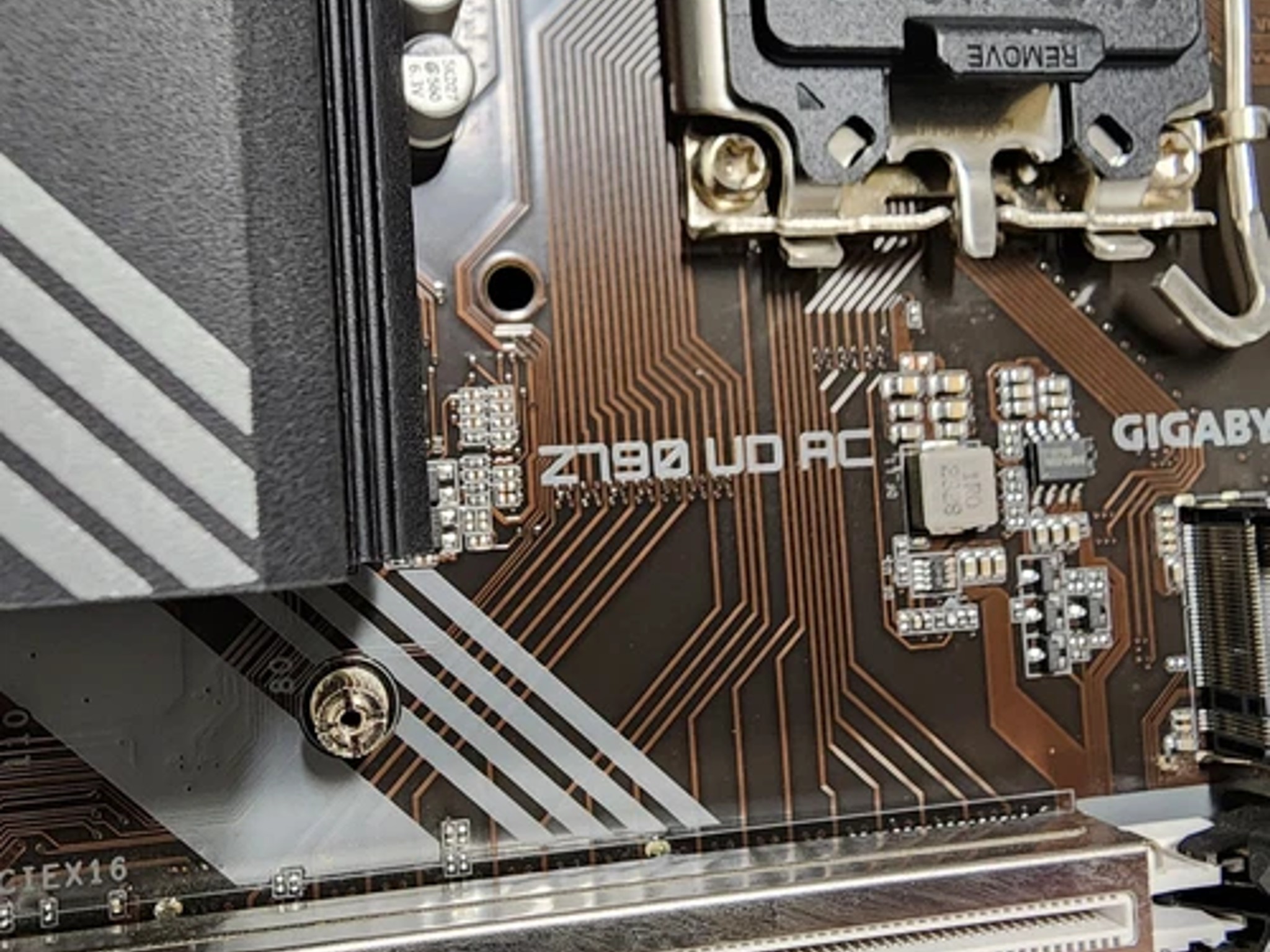 UPDATED BIOS GIGABYTE Z790 UD AC WIFI DDR5 ATX MOTHERBOARD