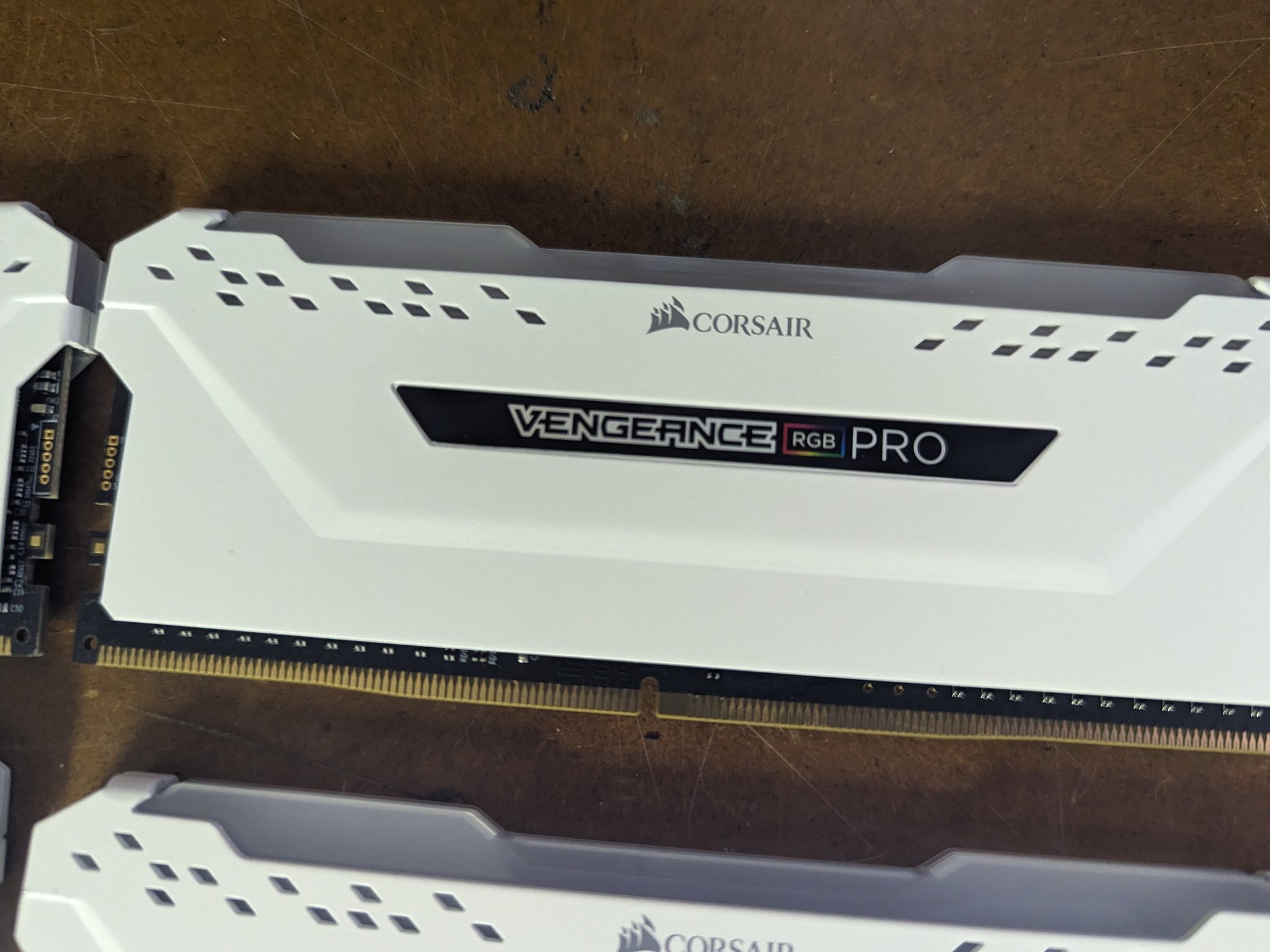 Vengeance Pro White 32gig @3600mhz
