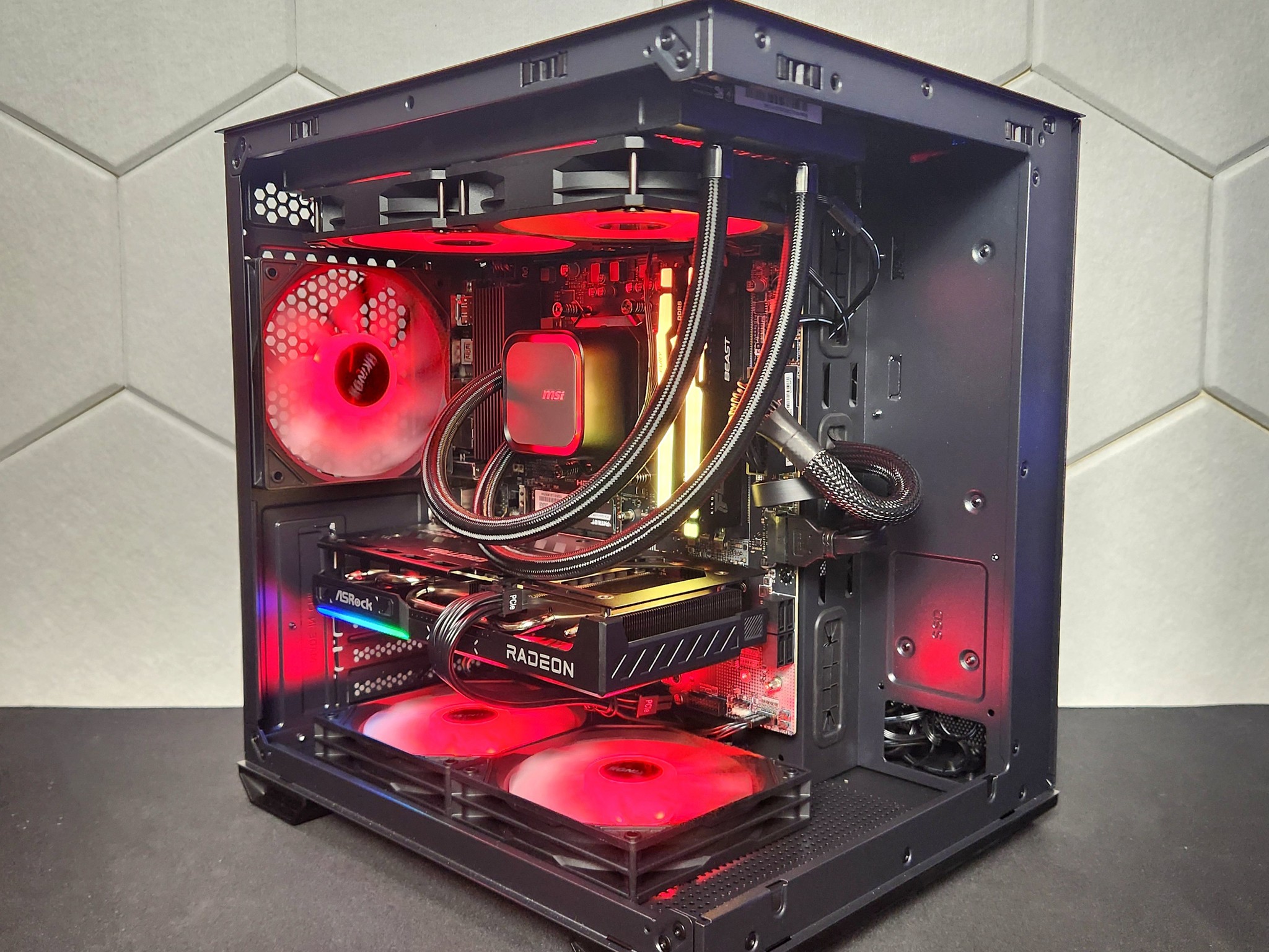 RX 9060XT 16GB  | Ryzen 5 7500X3D | 16GB DDR5 | 1TB SSD | WIFI+BT
