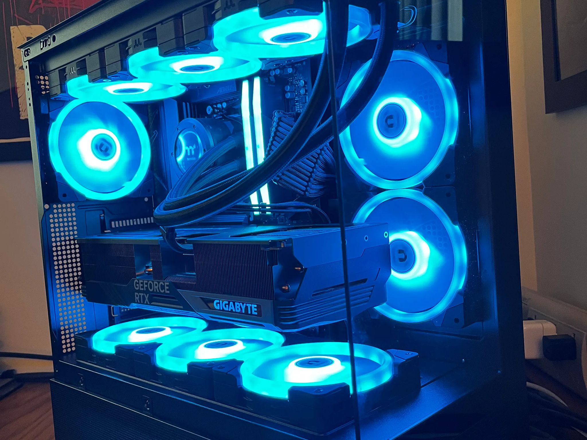 Monolith 2 - Ryzen 7 7800X3d | RTX 4080 SUPER | 32GB DDR5 @ 6000MT/sec | 4TB total | 1050W Platinum