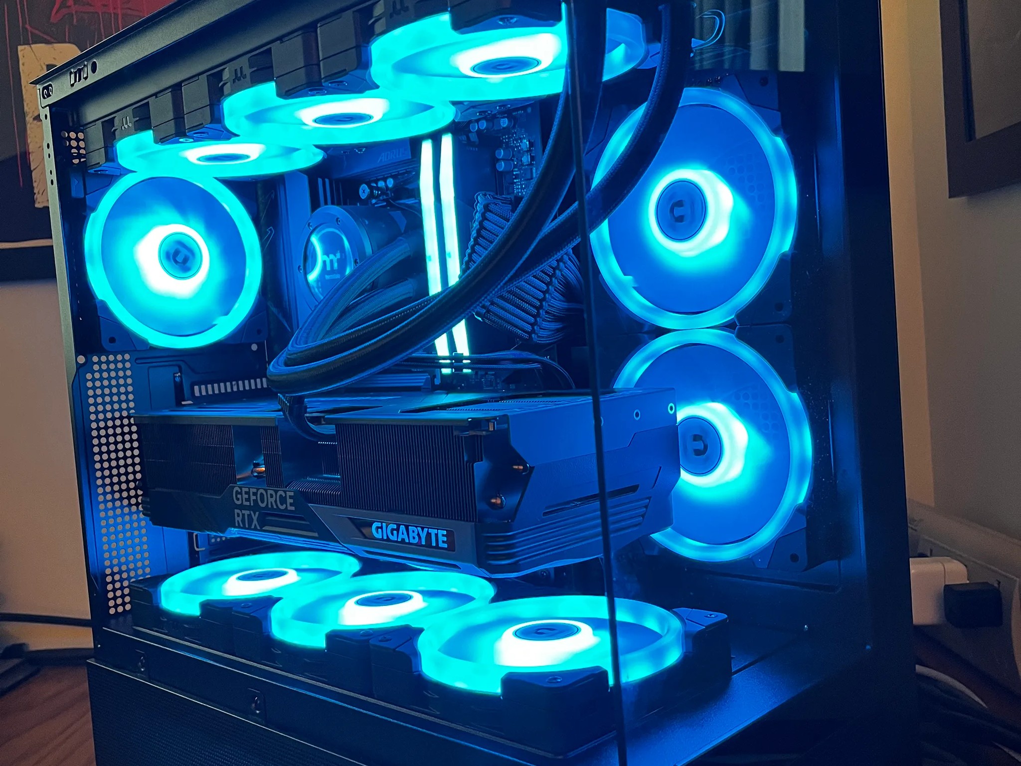 Monolith 2 - Ryzen 7 7800X3d | RTX 4080 SUPER | 32GB DDR5 @ 6000MT/sec | 4TB total | 1050W Platinum