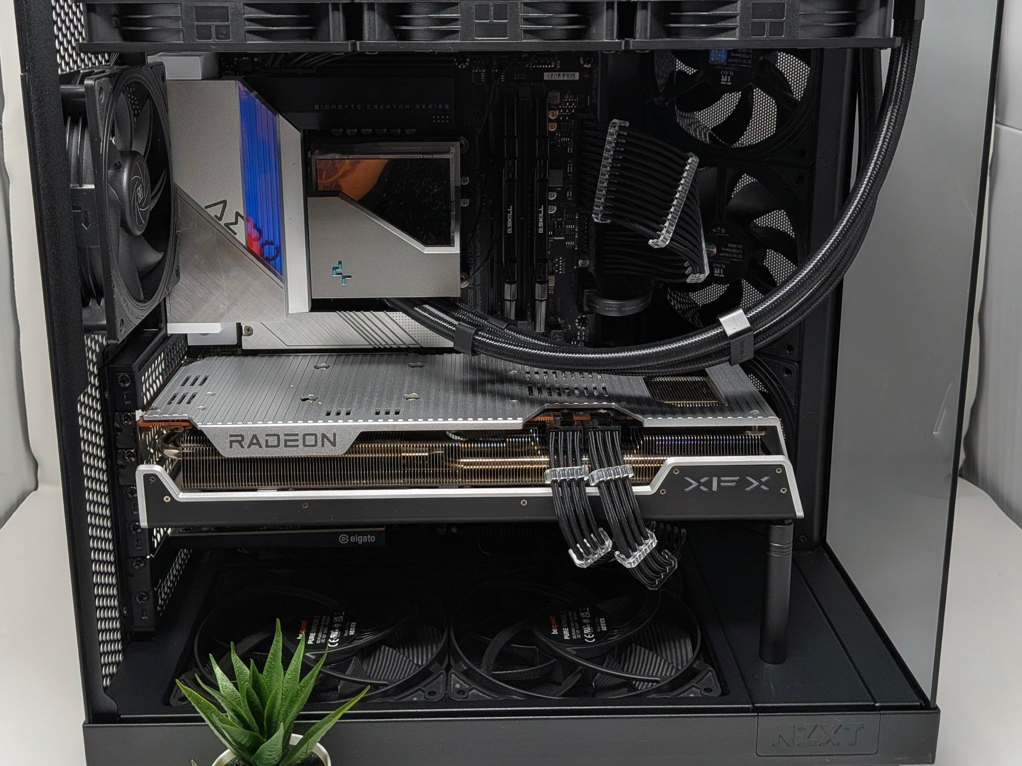 Midnight Chill | Intel i5-12600k | AMD RX 7800 XT | 32gb RAM | Samsung 990 Pro 2TB