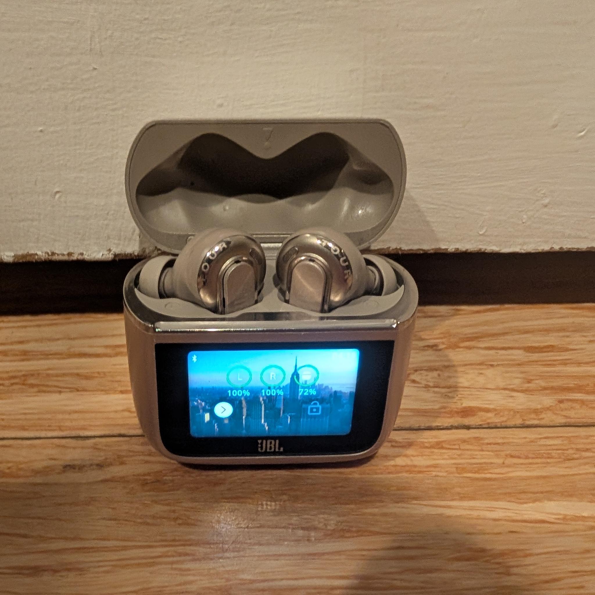 JBL Tour Pro 3s