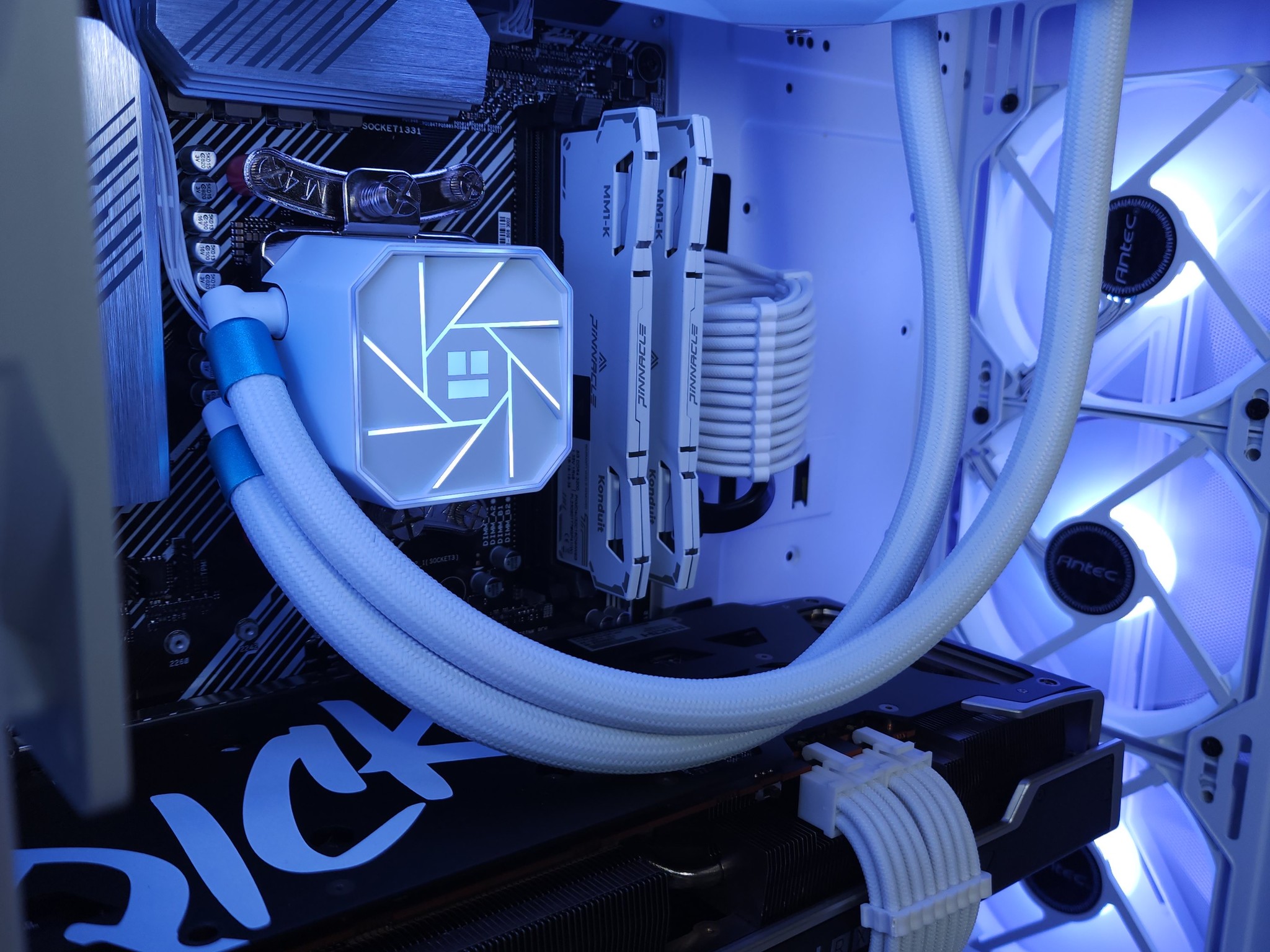 🤍💙RX 6700XT | Ryzen 5 5600G | 16GB 3200MHz | 1TB NVMe SSD