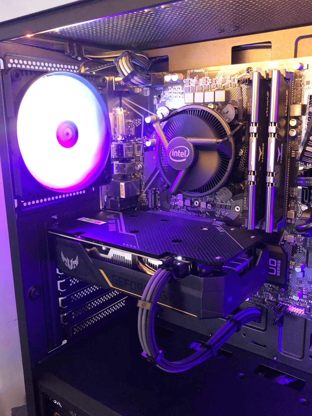 Awesome Gaming PC i3-10105 + GTX 1650