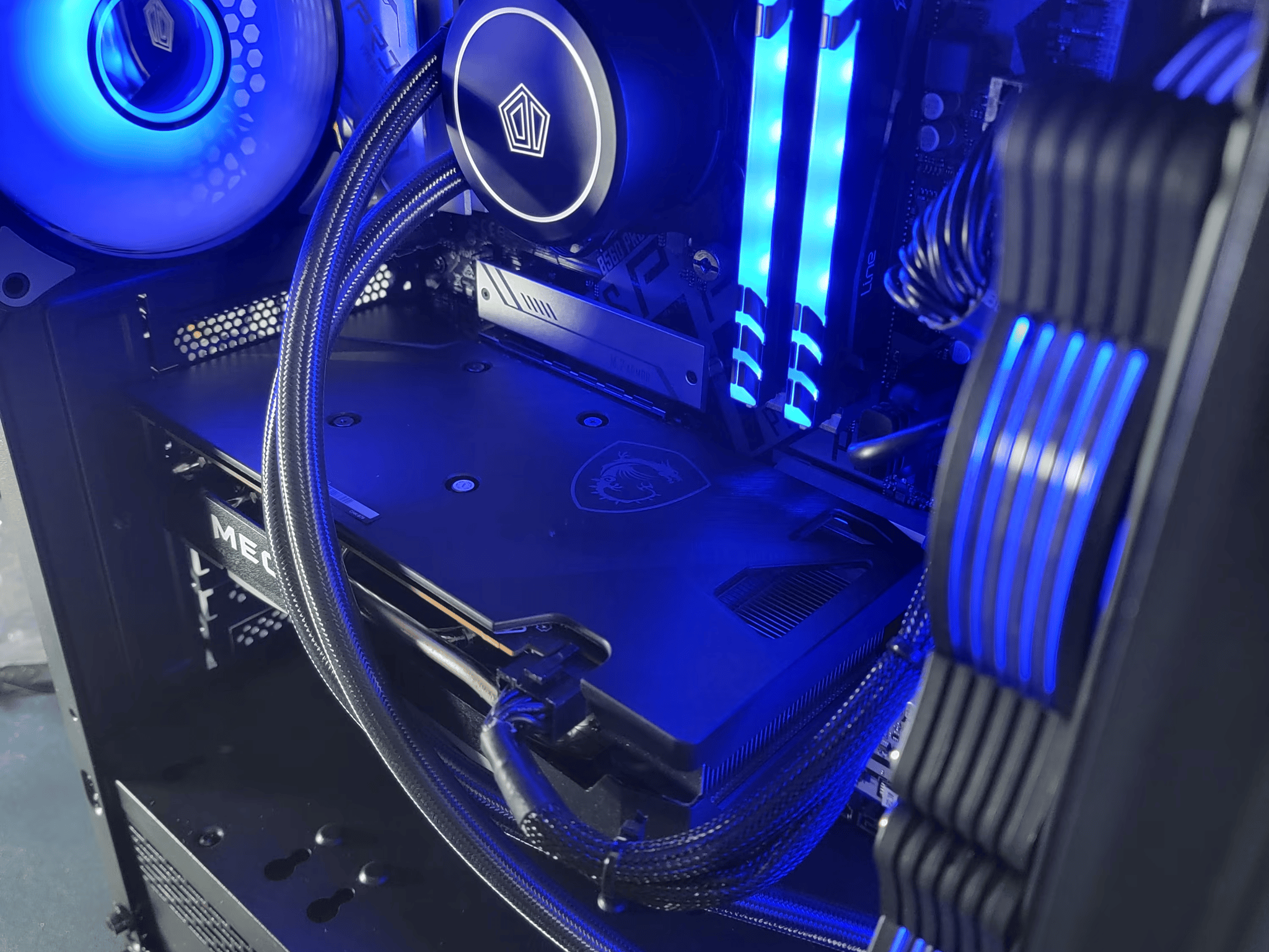 Humble Bumble: (i5-10400F + RX 6600) Midrange Custom Gaming PC
