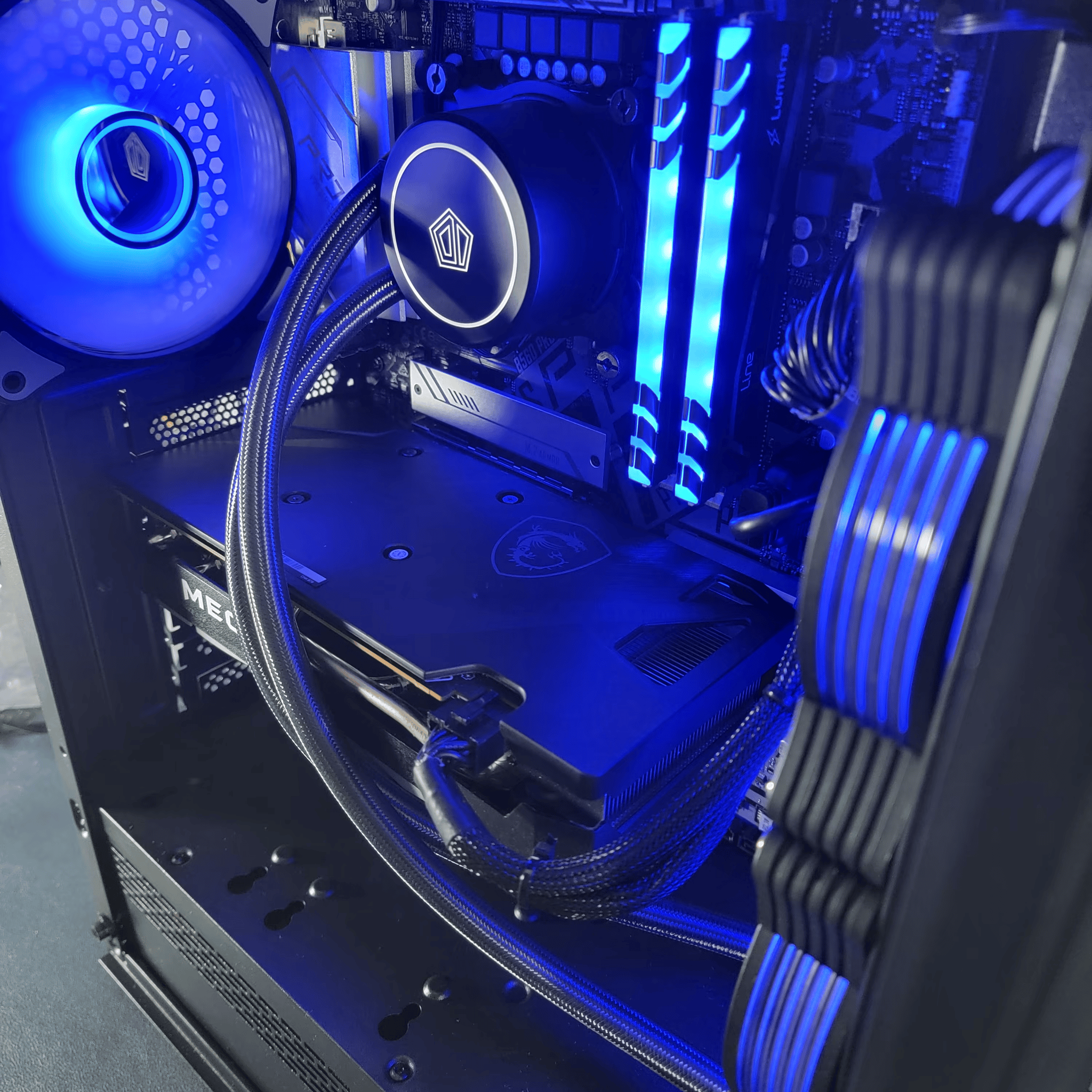 Humble Bumble: (i5-10400F + RX 6600) Midrange Custom Gaming PC