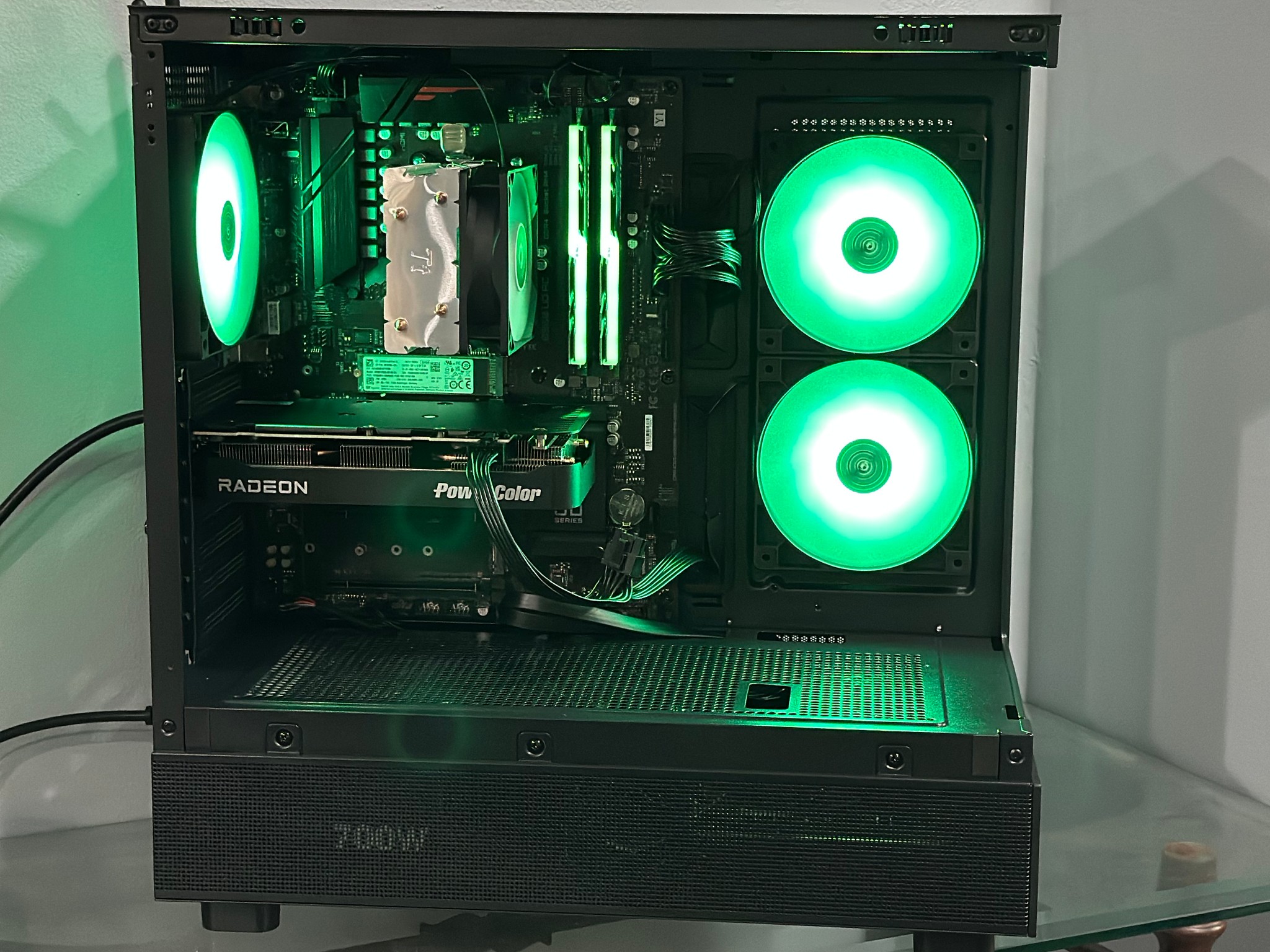 Rx 9060 Xt 16gb, 1440p black gaming pc Beast