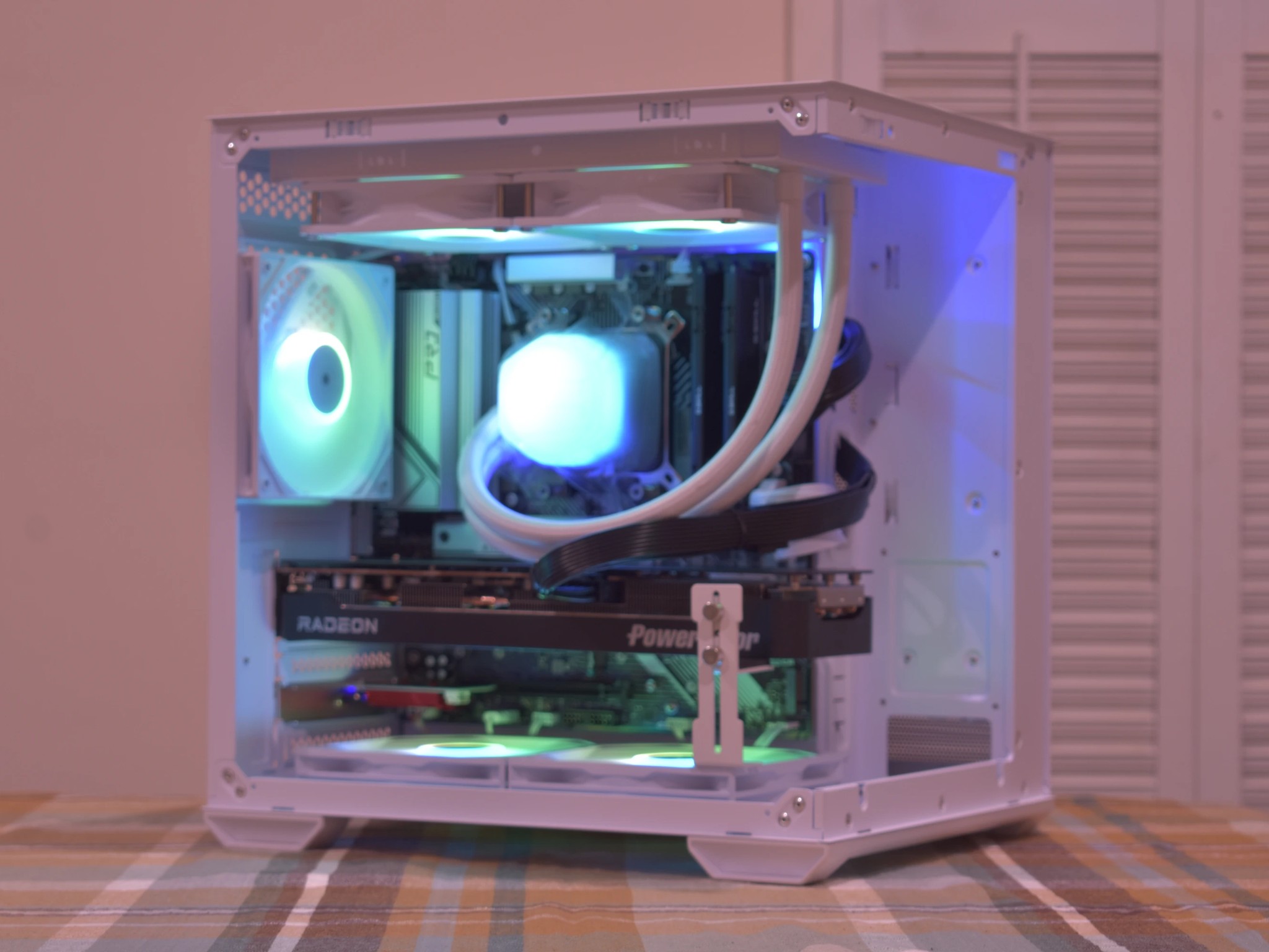 🚀Performance Gamer🚀 Ryzen 5 9600X | AMD RX 9070 16GB | 32GB DDR5 | 2TB nVME SSD | White RGB+Wifi