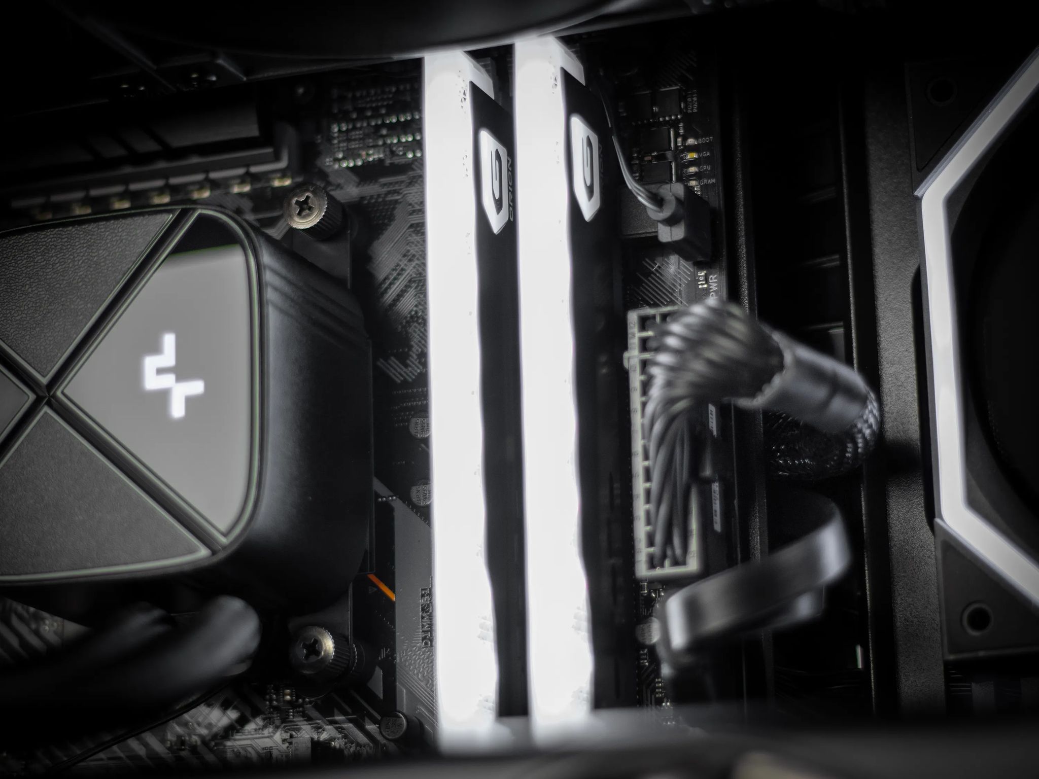 “DeuxDarc-Pro” RX 7900 GRE Ryzen 7 32GB Windows 11 Pro 2TB Workstation Gaming PC