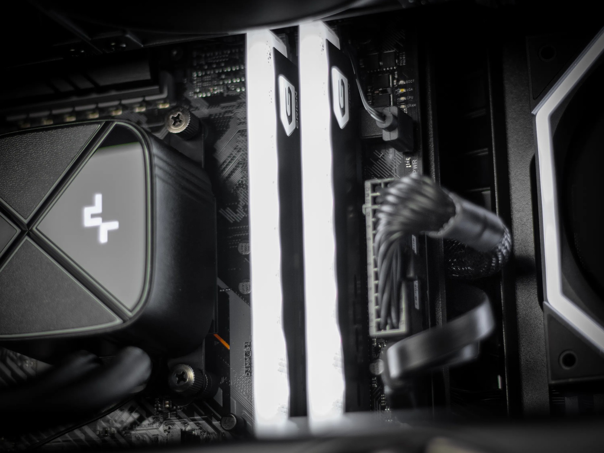 “DeuxDarc-Pro” RX 7900 GRE Ryzen 7 32GB Windows 11 Pro 2TB Workstation Gaming PC