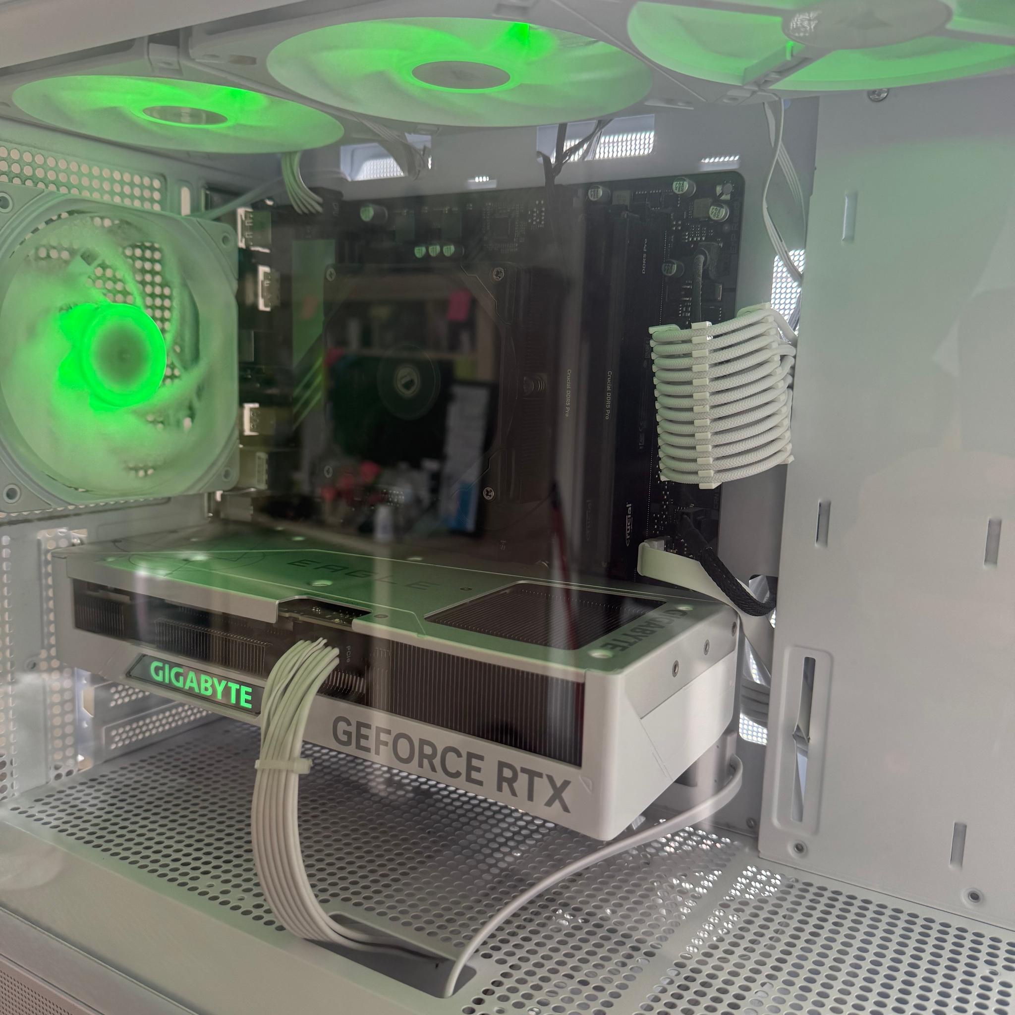 ❄️RTX 4070 SUPER❄️ Ryzen 5 7600❄️ WD BLACK 1TB❄️ 32GB DDR5❄️ GAMING / STREAMING 1440p PC