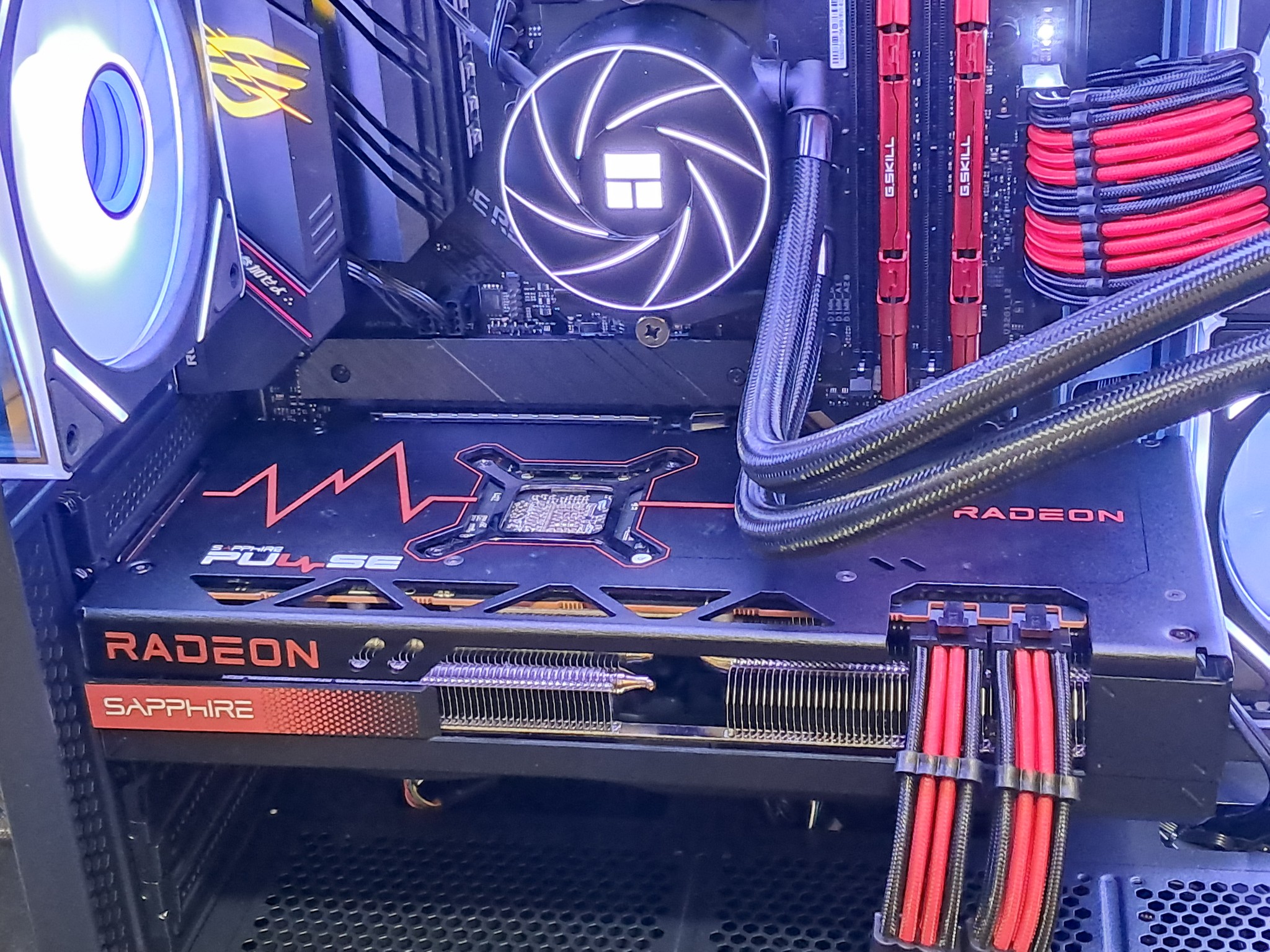 🔴Red Rage ROG🔴Ryzen 7 5800XT | RX 7700 XT | 16GB DDR4 | 1TB SSD | WiFi!