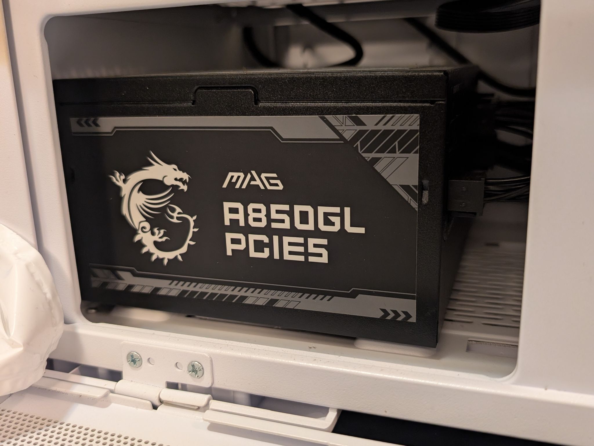 White Tempered Glass Ryzen 7 7700X 8-core RTX 3060 12GB 32GB DDR5