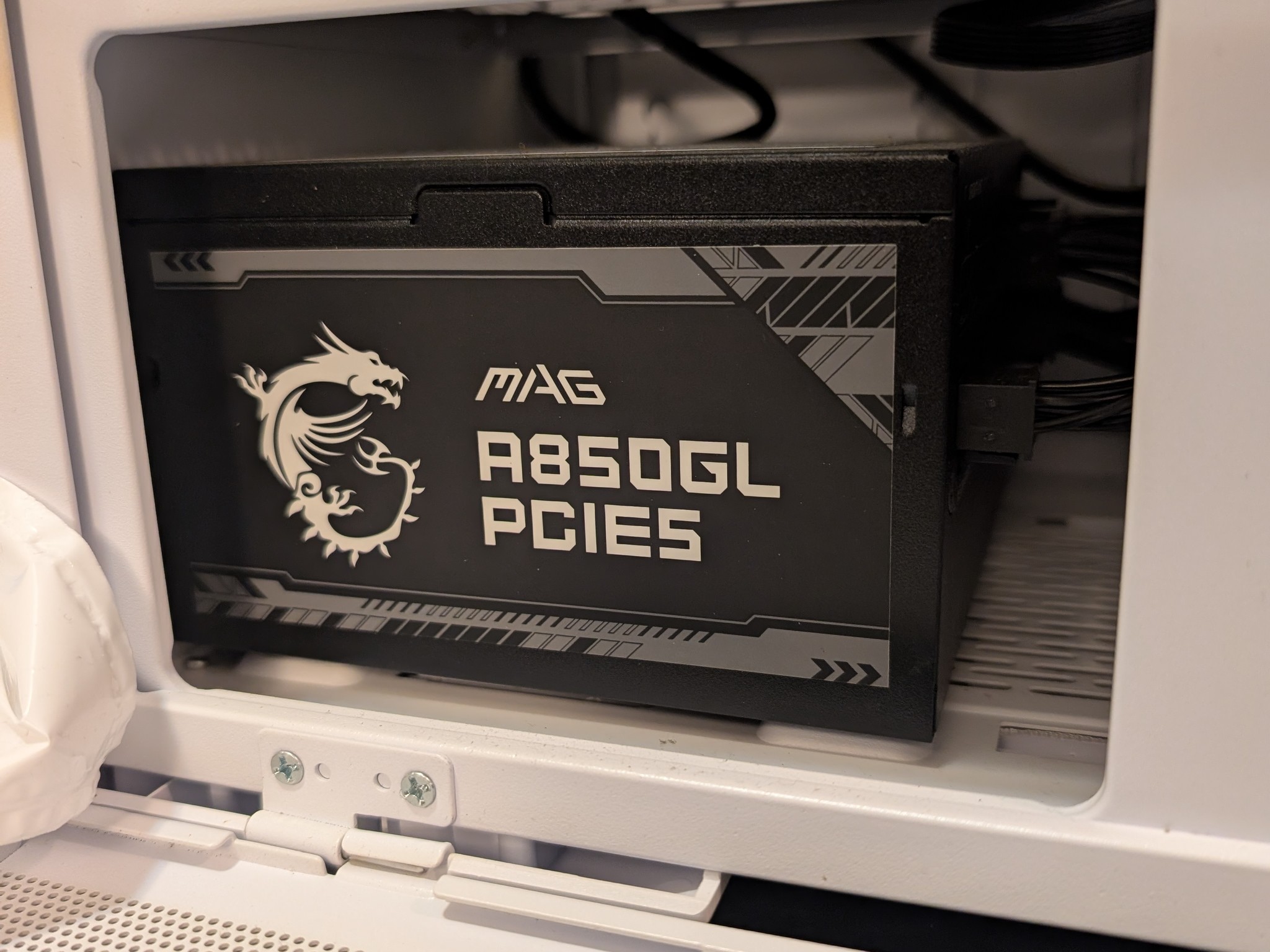 White Tempered Glass Ryzen 7 7700X 8-core RTX 3060 12GB 32GB DDR5