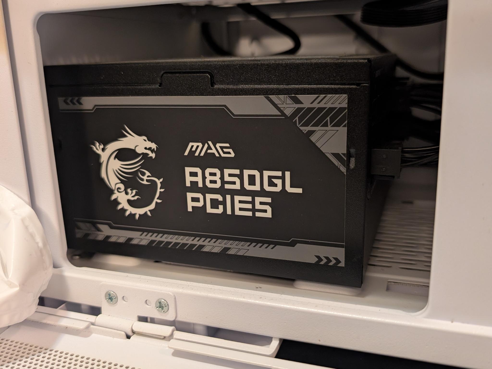 White Tempered Glass Ryzen 7 7700X 8-core RTX 3060 12GB 32GB DDR5