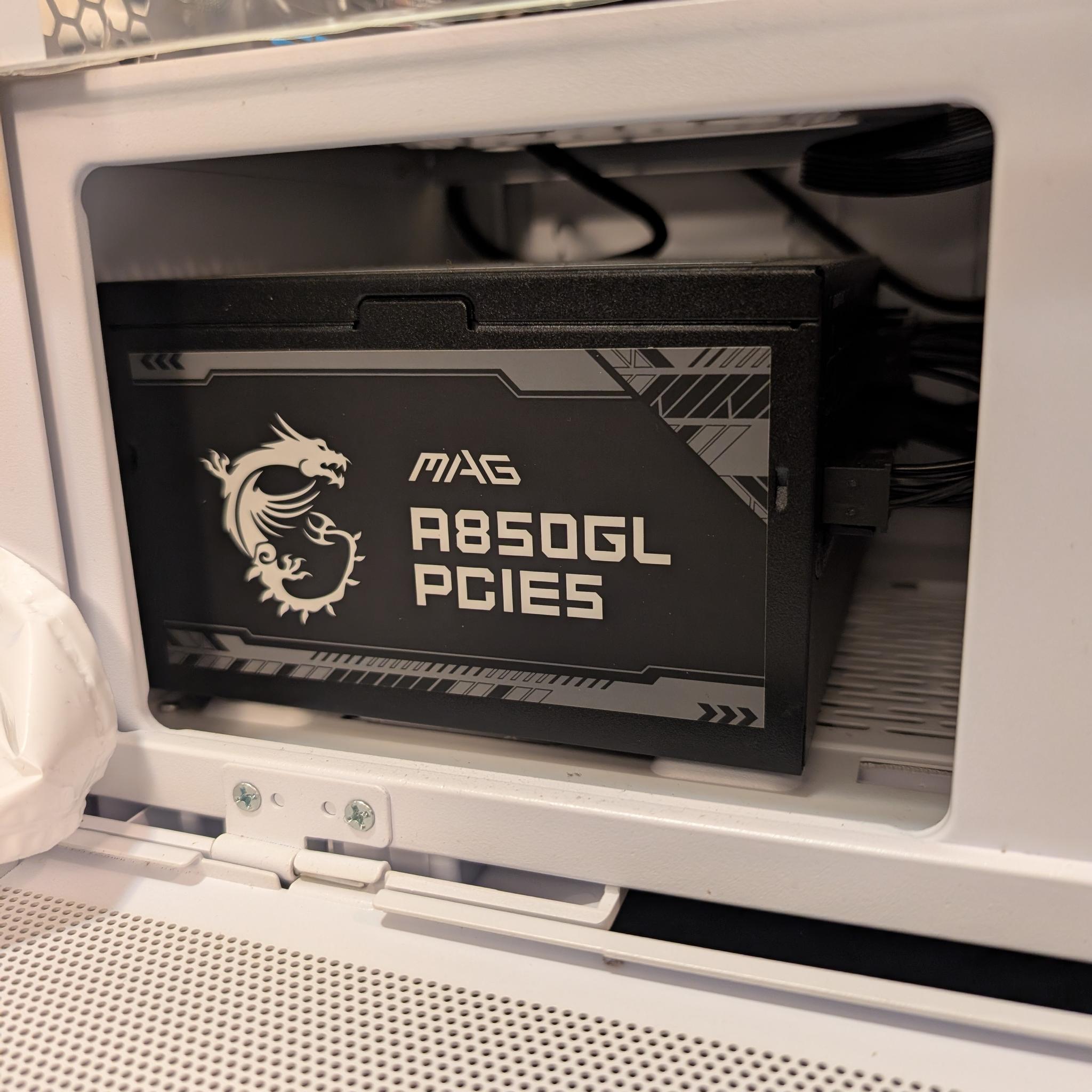 White Tempered Glass Ryzen 7 7700X 8-core RTX 3060 12GB 32GB DDR5