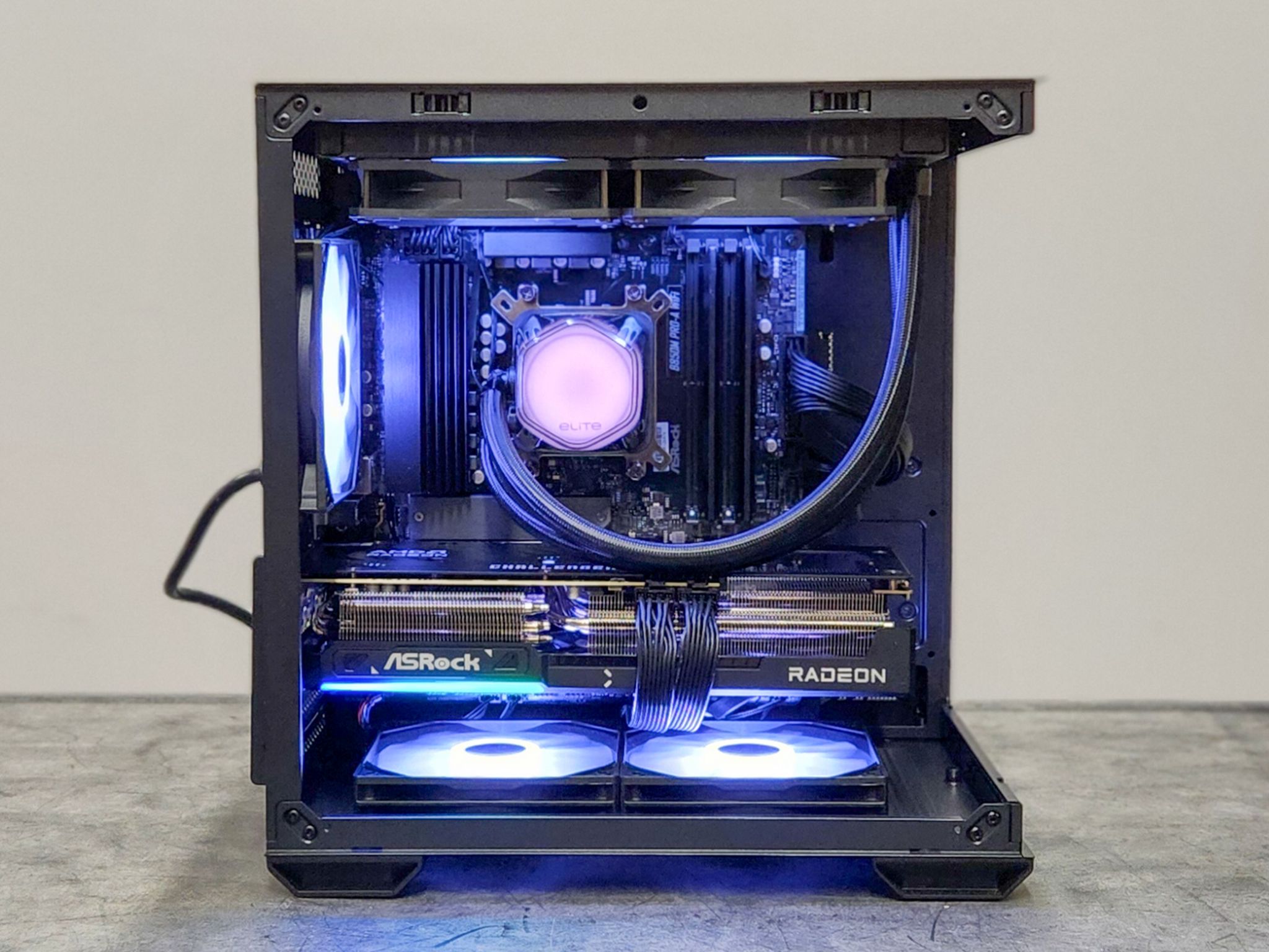 RX 9070 XT | Ryzen 7 7800X3D | 2TB SSD | 32GB DDR5 | Custom Gaming/Streaming PC