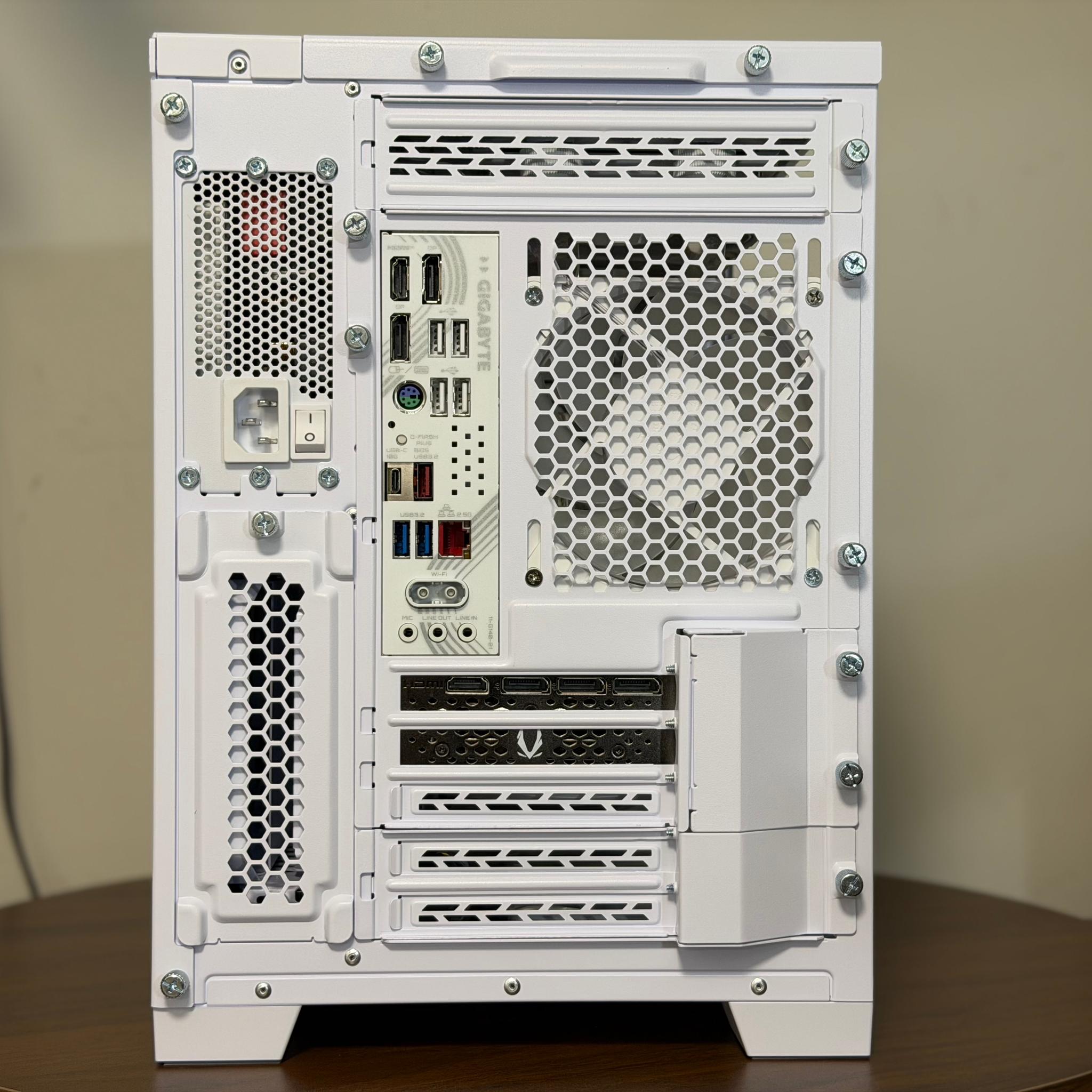 RTX 4080 | Ryzen 7 7800X3D | 32GB DDR5 | B850M | 2TB Gen4 SSD | 850W SFX Custom Loop