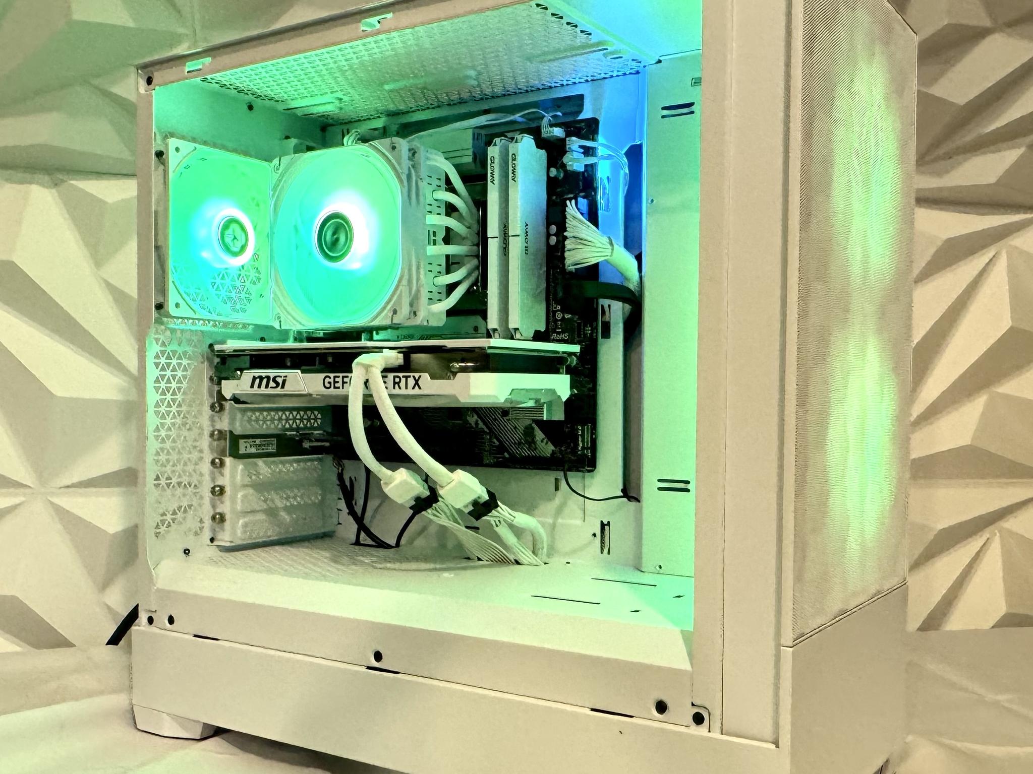 Clearance “Snow Wolf” Intel Core i5-12600KF, 4070 super, 32 gb DDR4, 1TB ssd, and 4TB Hd with WiFi
