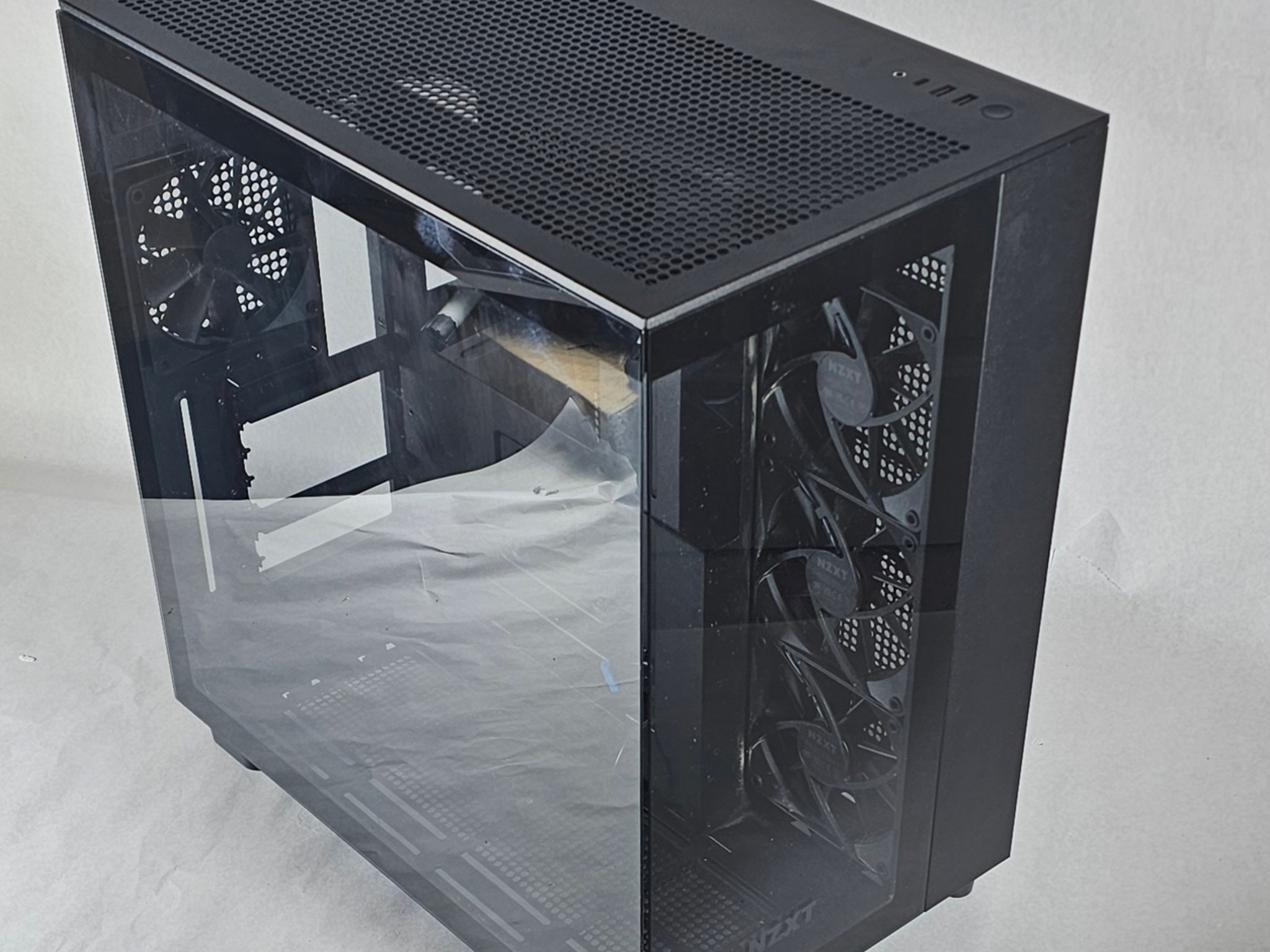Black NZXT PC Case with Tempered Glass w/ 4 Fans