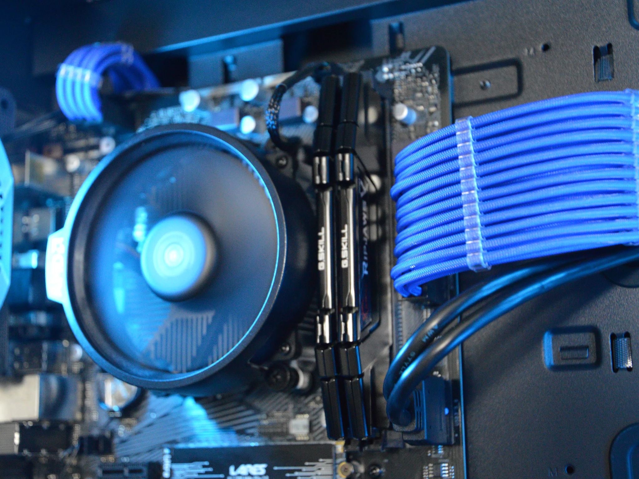 🔵⚫️| RTX 2060 6GB | RYZEN 5 5500 | 16GB GSKILL RAM | 1TB NVME SSD | Midnight Azure |