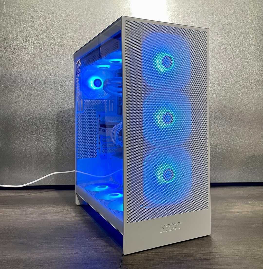 Water-Cooled Gaming PC / AMD Ryzen 5 5600X / RTX 3070 / 32GB DDR4