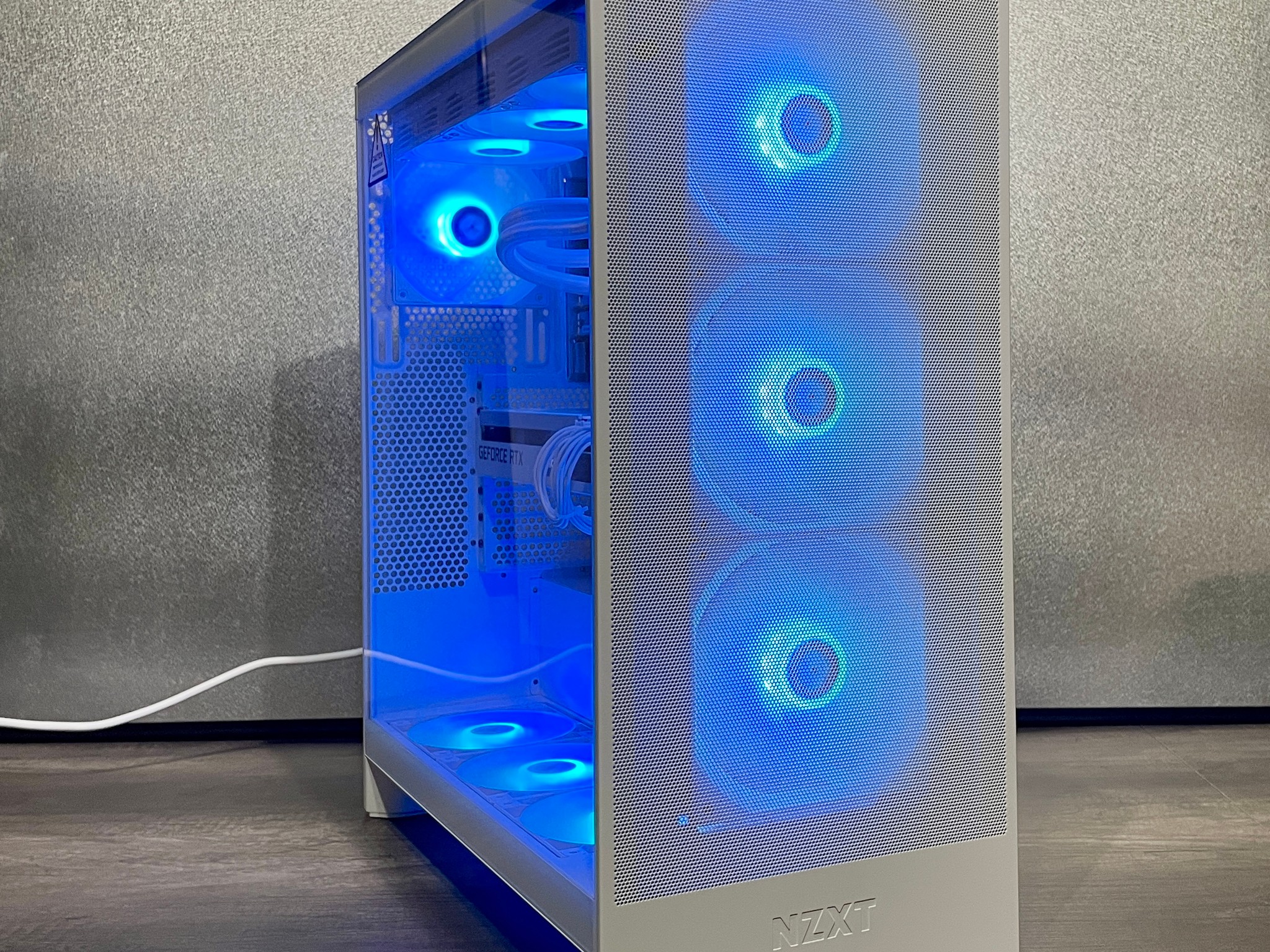 Water-Cooled Gaming PC / AMD Ryzen 5 5600X / RTX 3070 / 32GB DDR4 / 1TB / Windows 11 Pro