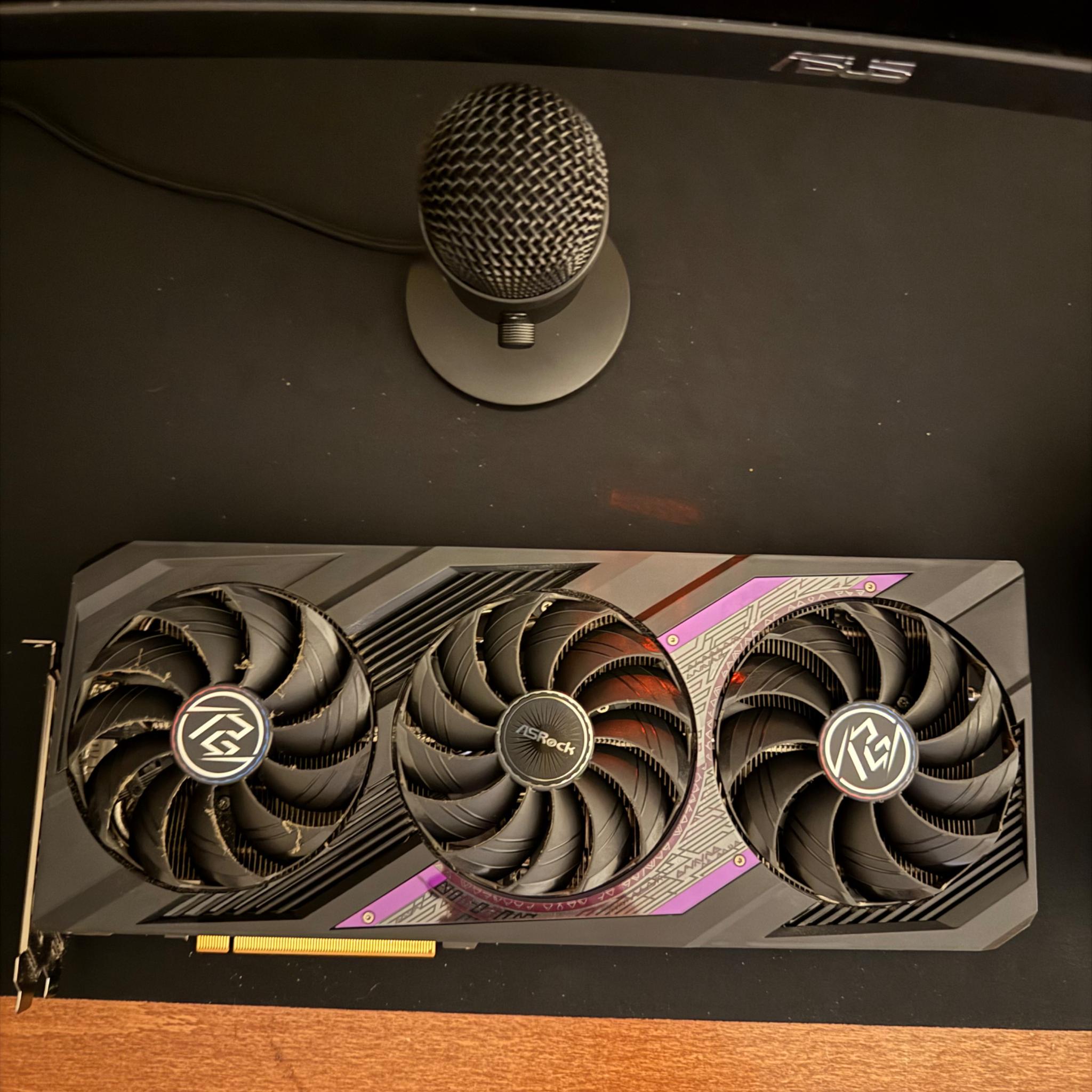 RX 7700XT PHANTOM GAMING