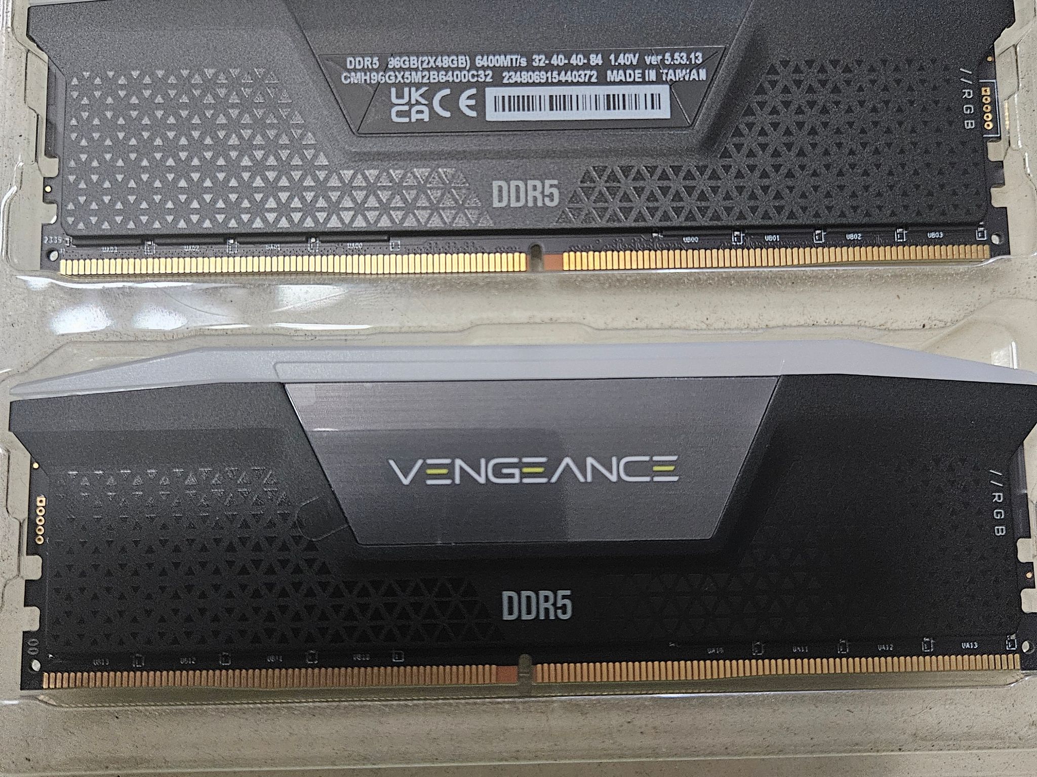 Corsair Vengeance RGB DDR5 RAM CL32 6400MTS 96GB(2X48GB)