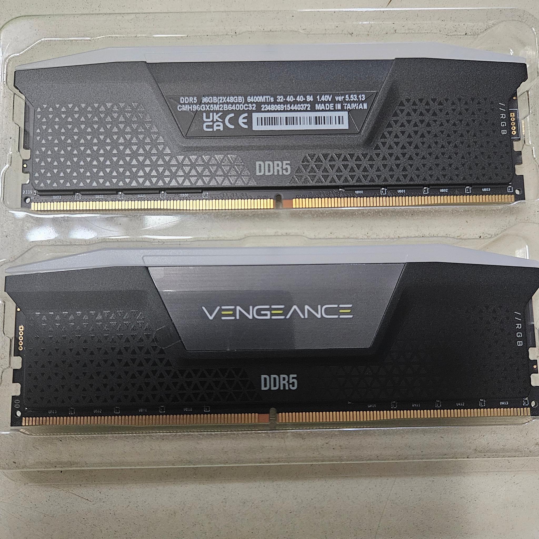 Corsair Vengeance RGB DDR5 RAM CL32 6400MTS 96GB(2X48GB)