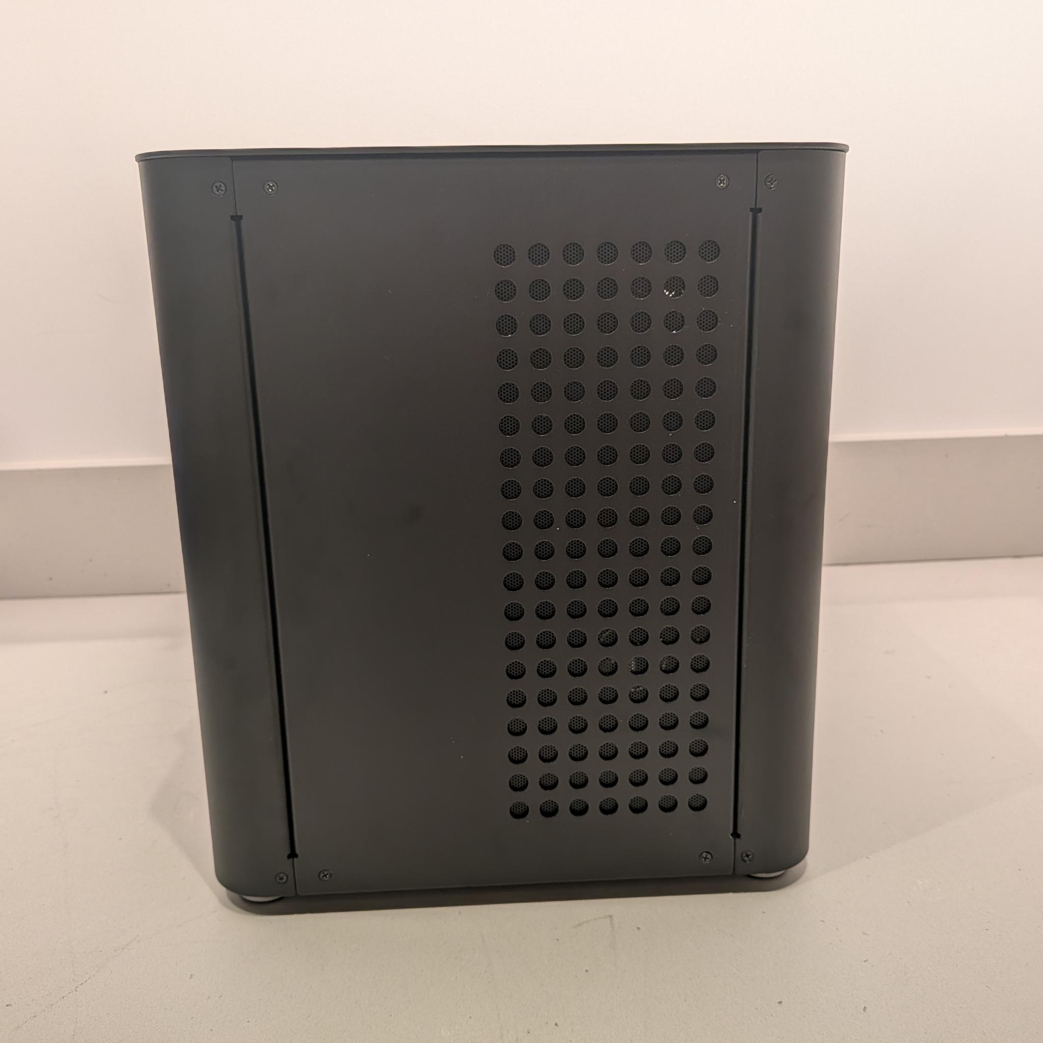 Bomb Devil Blackout - RTX 5070, Intel Core Ultra 7 265K, 32 GB DDR5, 2 TB Gen 5 NVME, Liquid Cooled