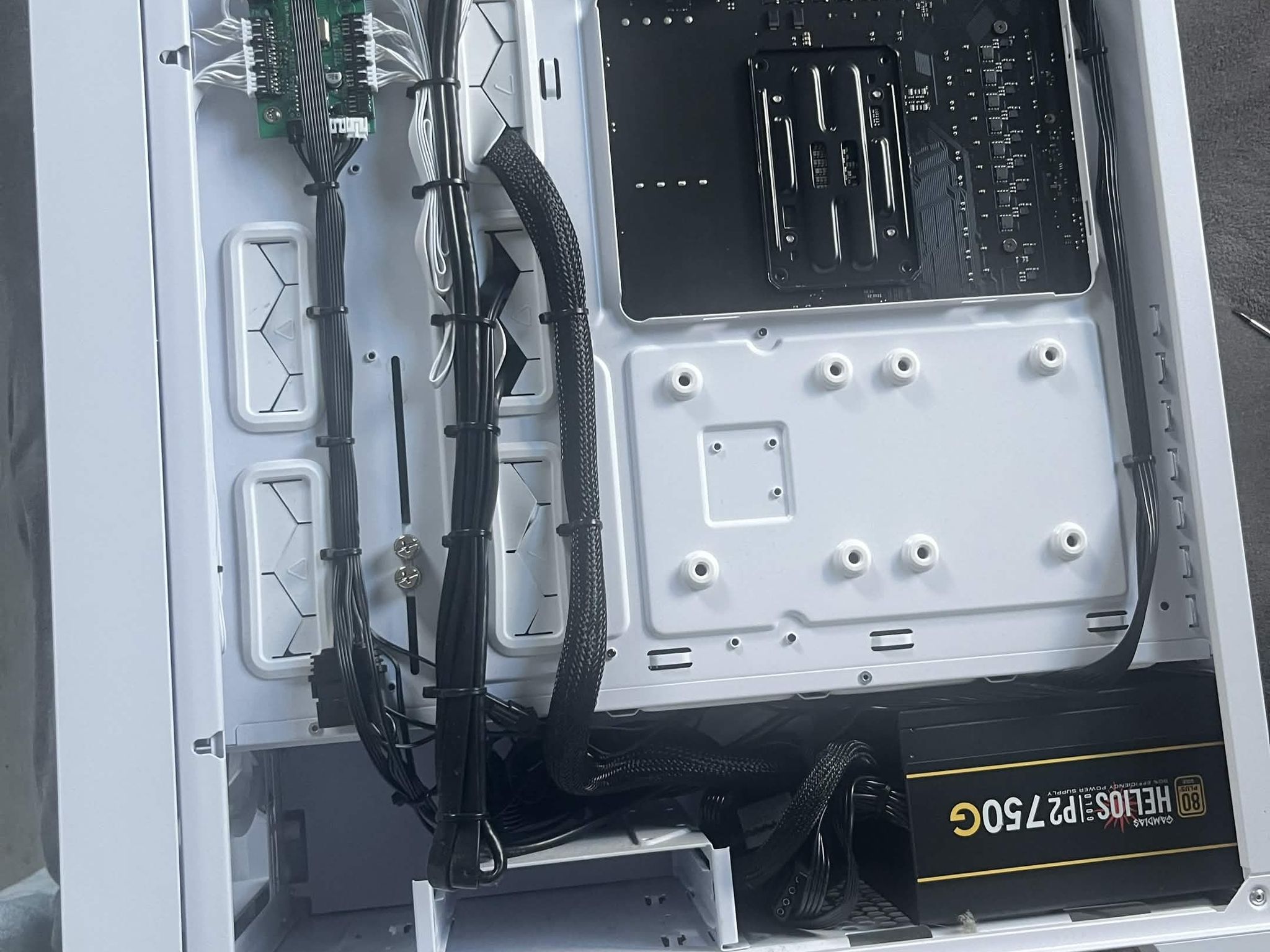 🖥️ RX 9070 XT | Ryzen 9 9900x | 32gb DDR5 Ram | 2TB Gen 4 m.2 | Water Cooled White Gaming PC