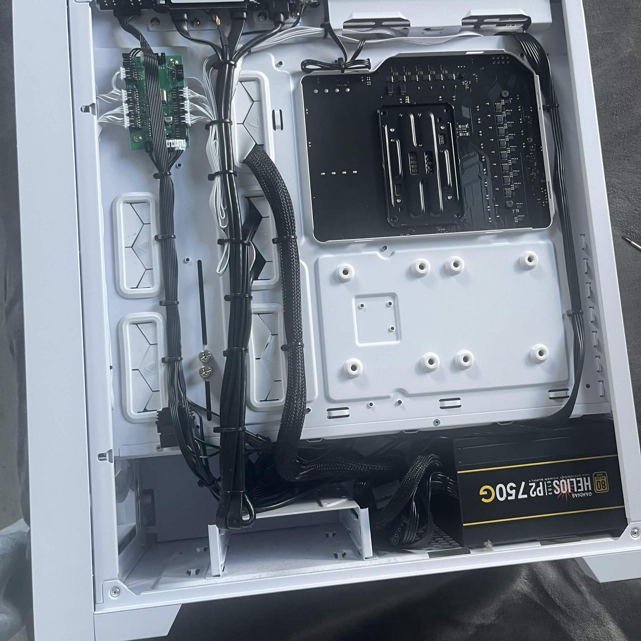 🖥️ RX 9070 XT | Ryzen 9 9900x | 32gb DDR5 Ram | 2TB Gen 4 m.2 | Water Cooled White Gaming PC