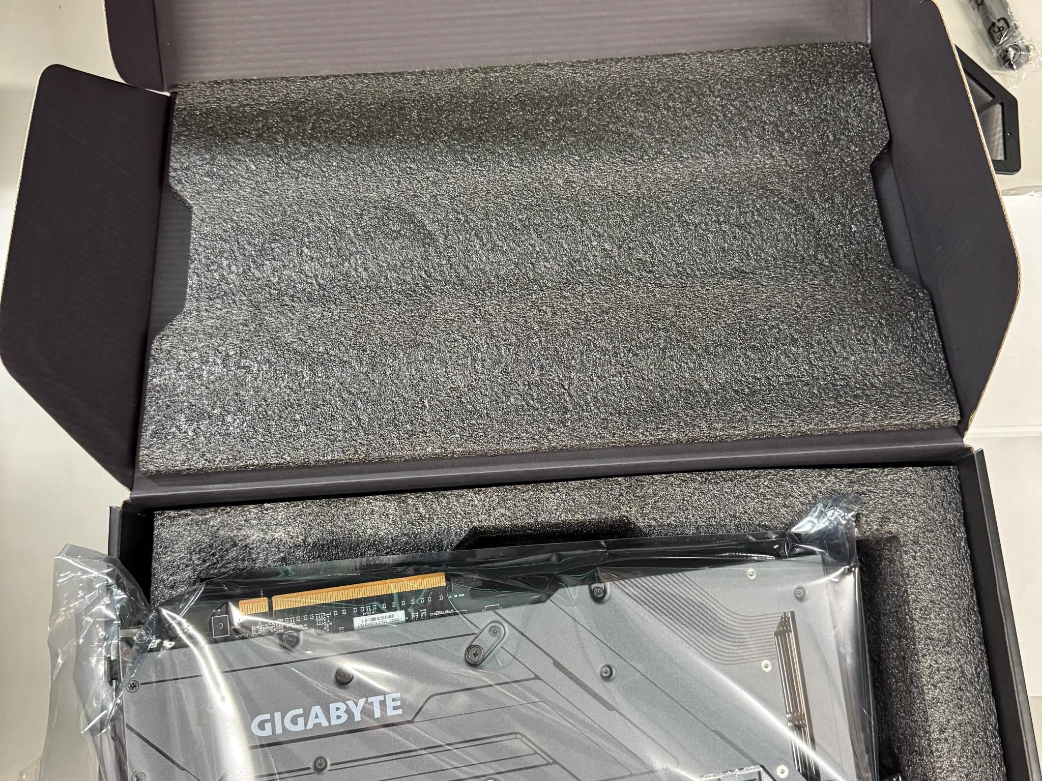 Open Box Gigabyte RX 7700 XT Gaming OC 12GB