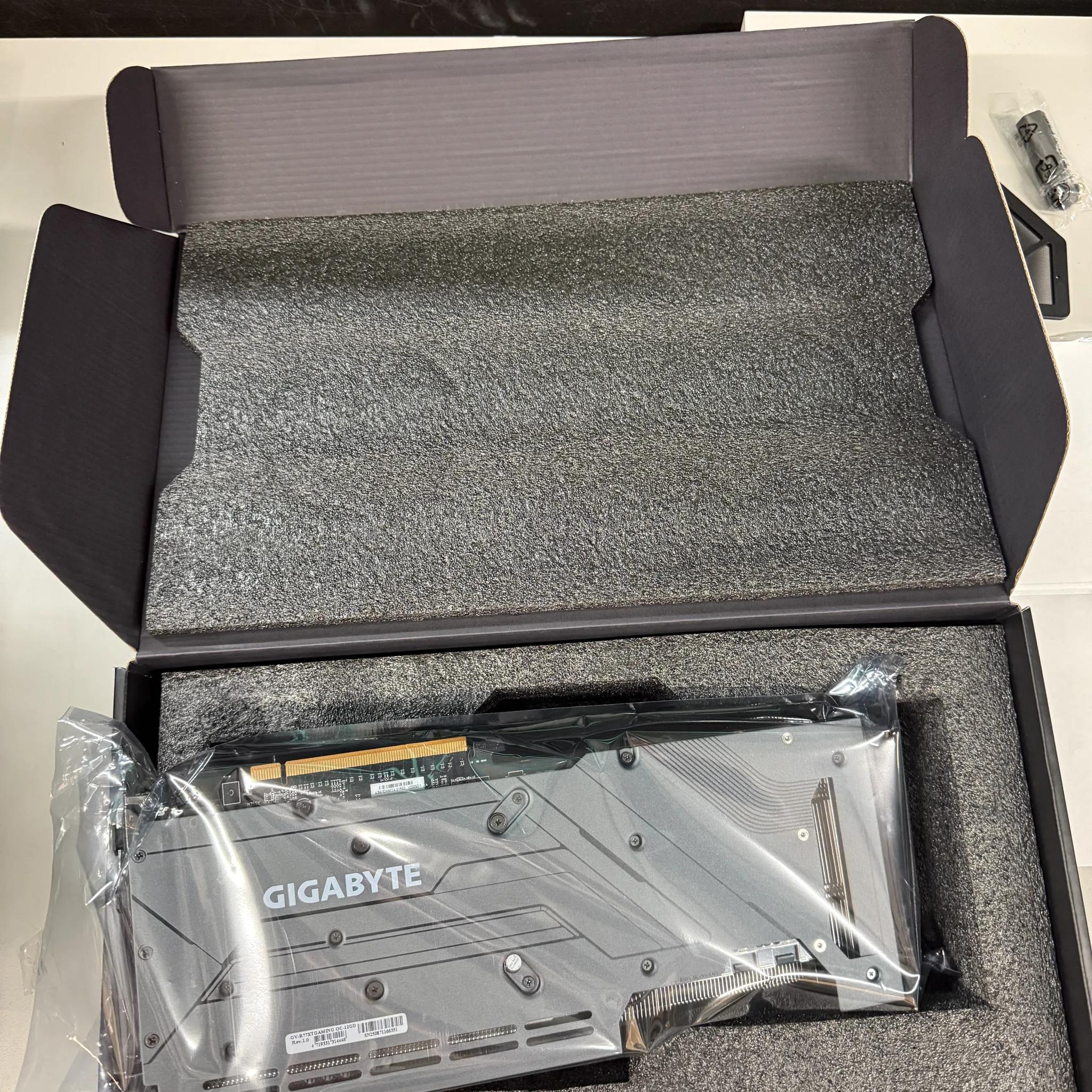 Open Box Gigabyte RX 7700 XT Gaming OC 12GB